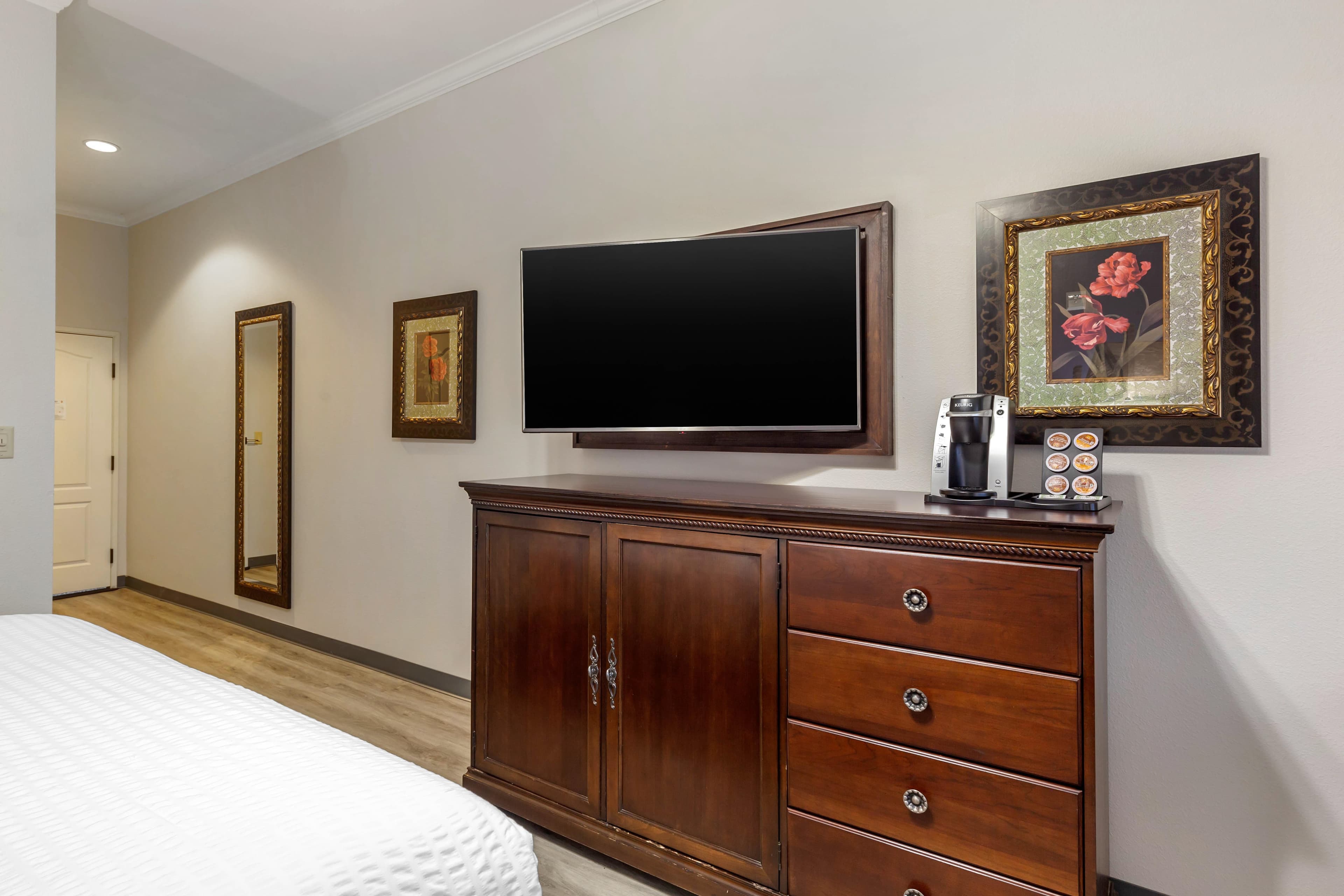 Clarion Pointe Sulphur Springs — 9