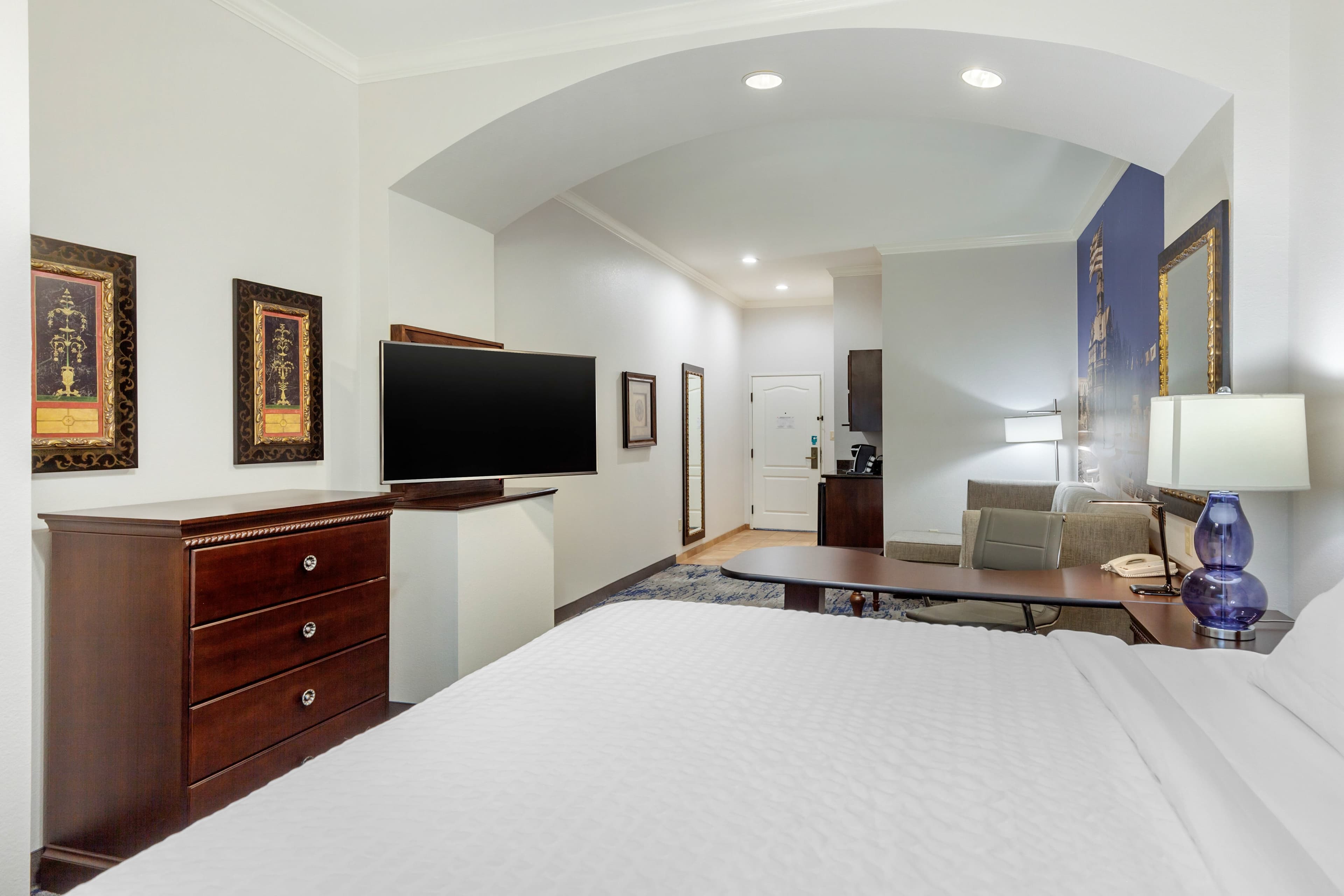 Clarion Pointe Sulphur Springs — 17
