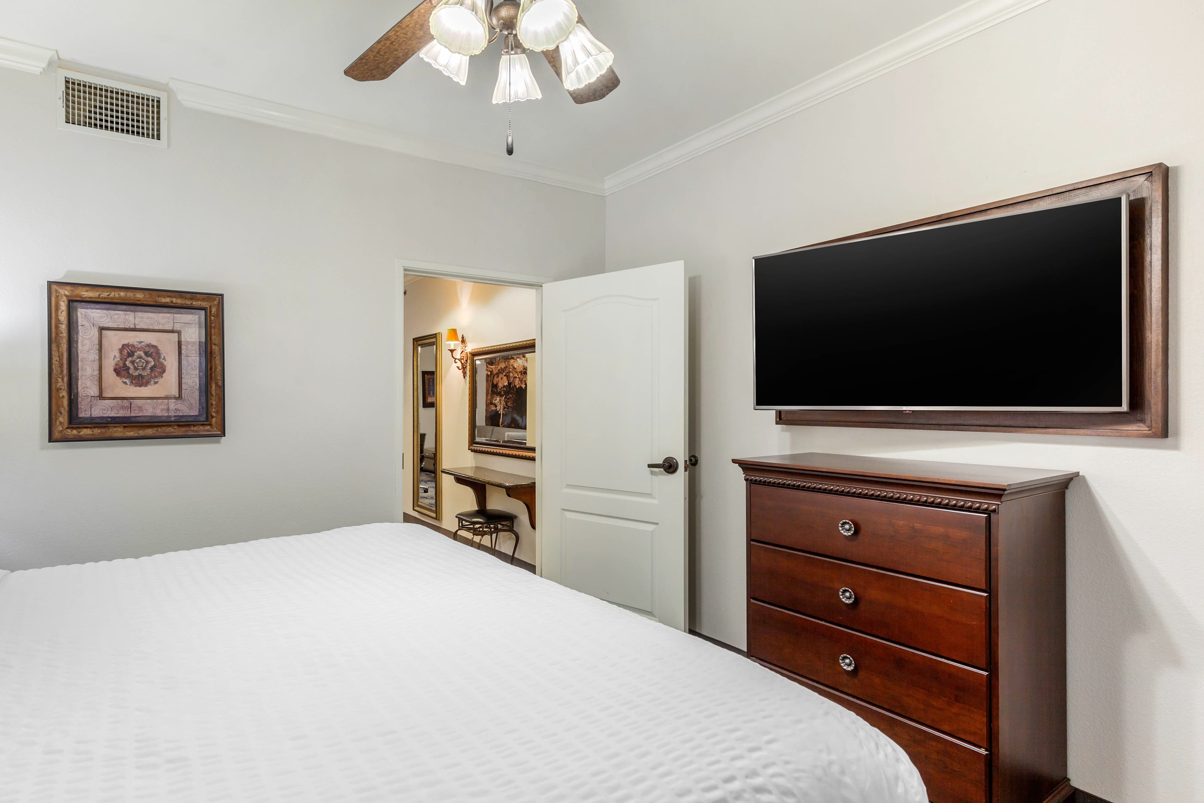 Clarion Pointe Sulphur Springs — 22