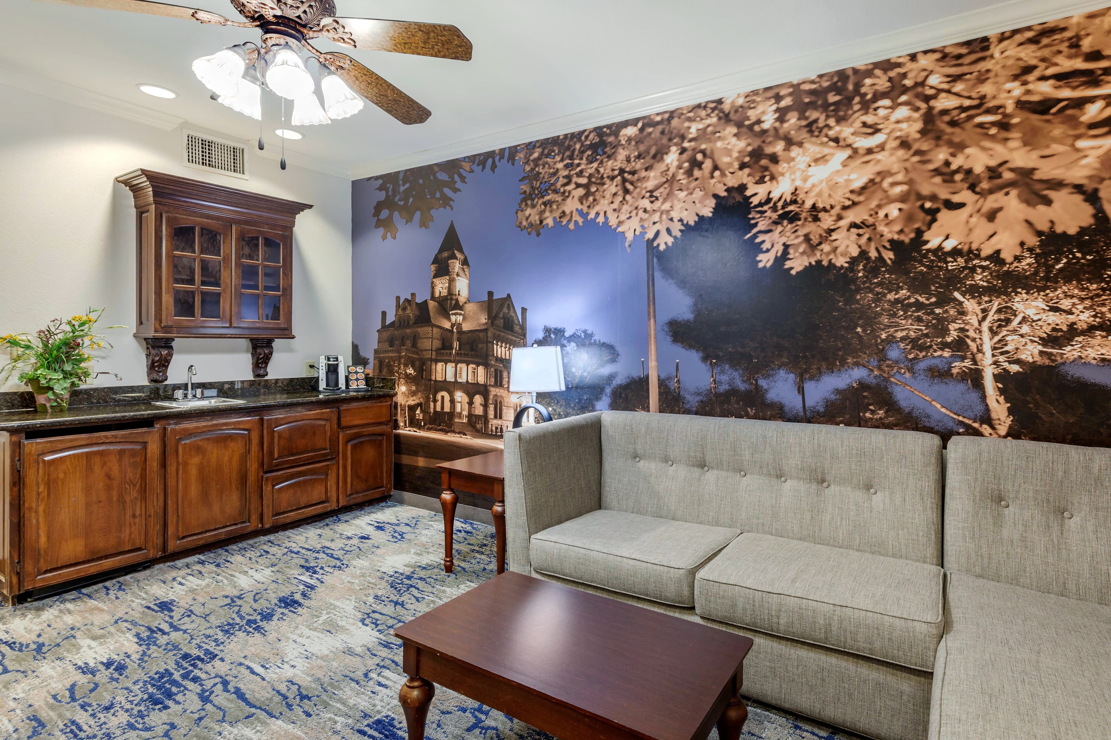 Clarion Pointe Sulphur Springs — 23
