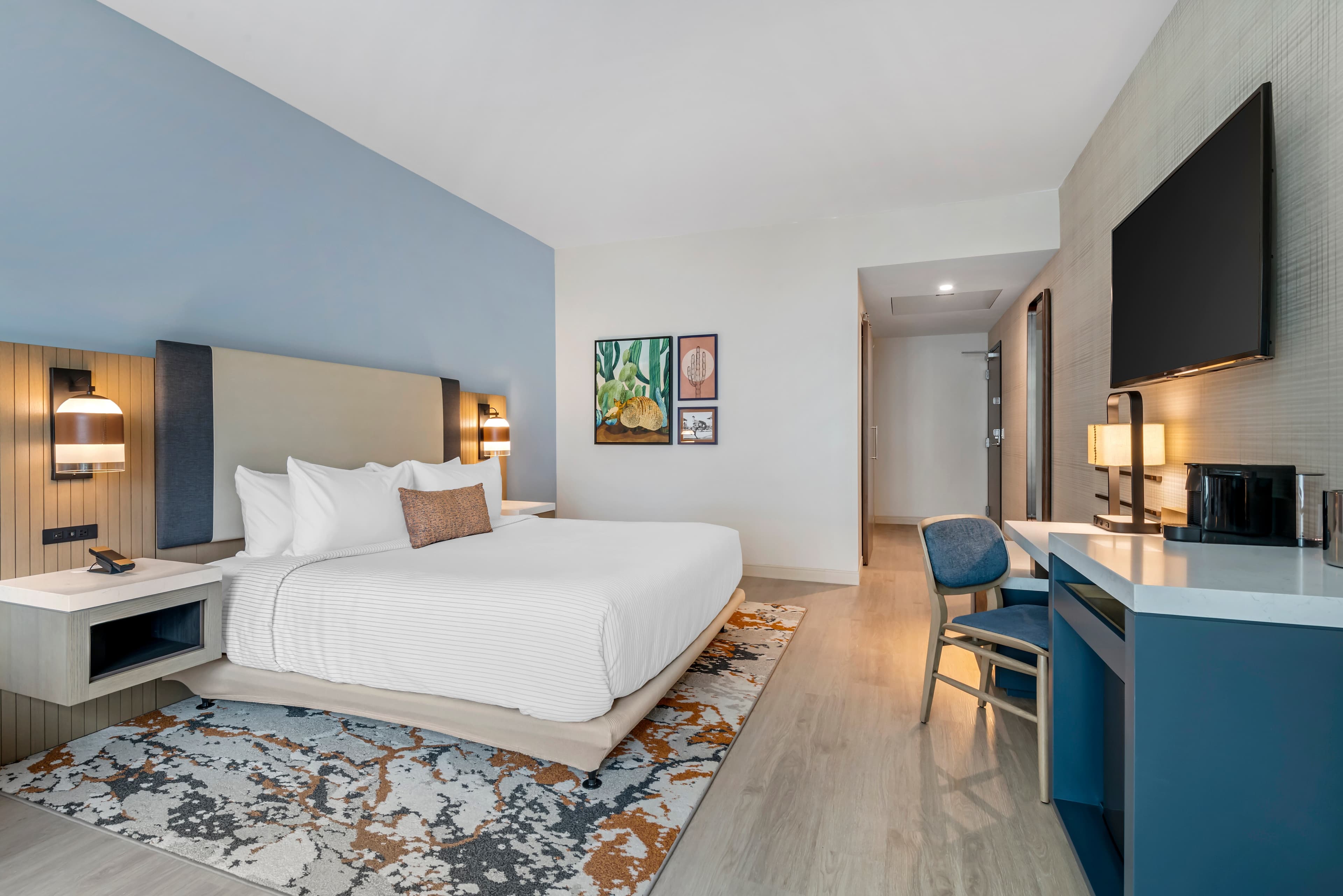Cambria Hotel Austin Downtown — 8