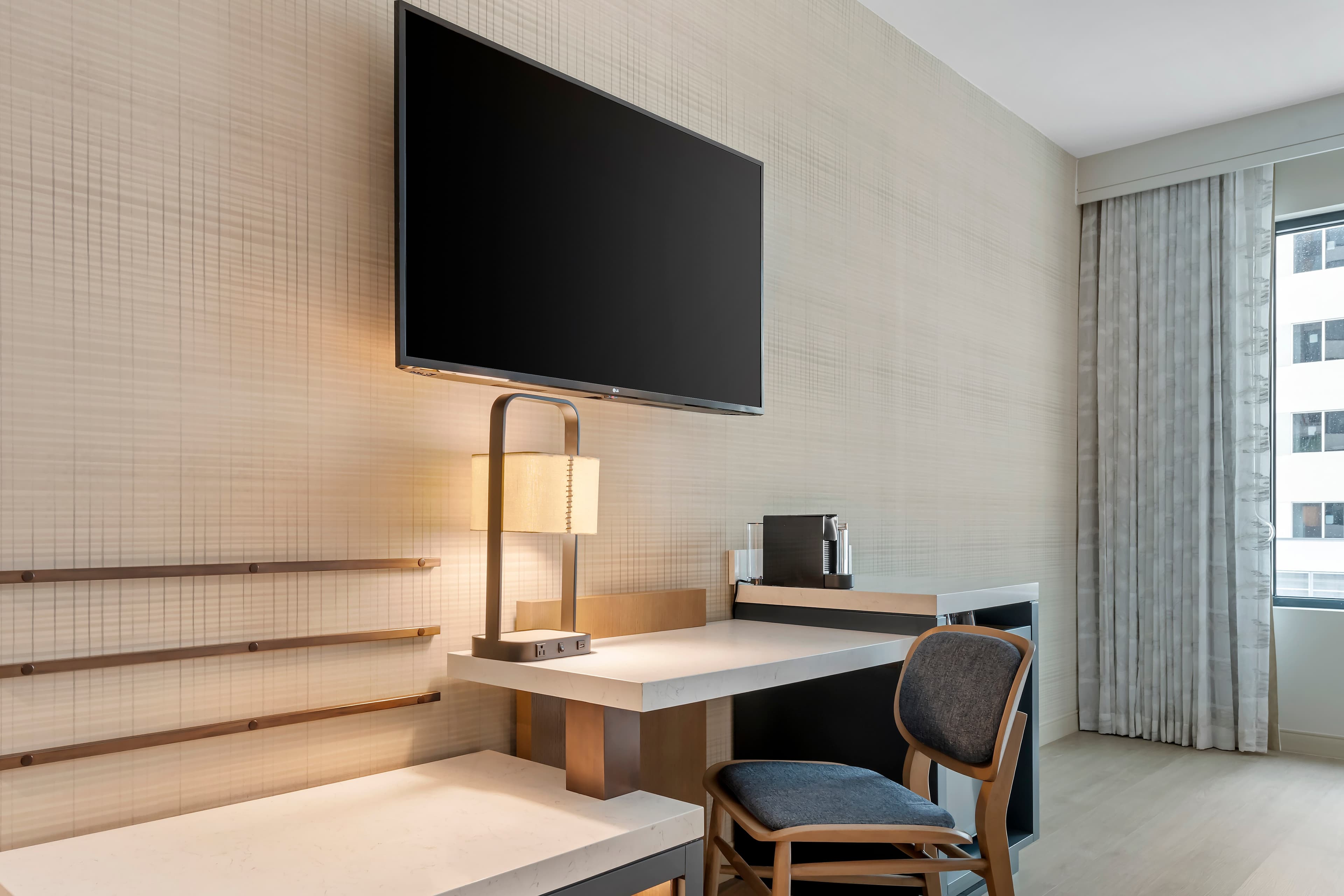 Cambria Hotel Austin Downtown — 9