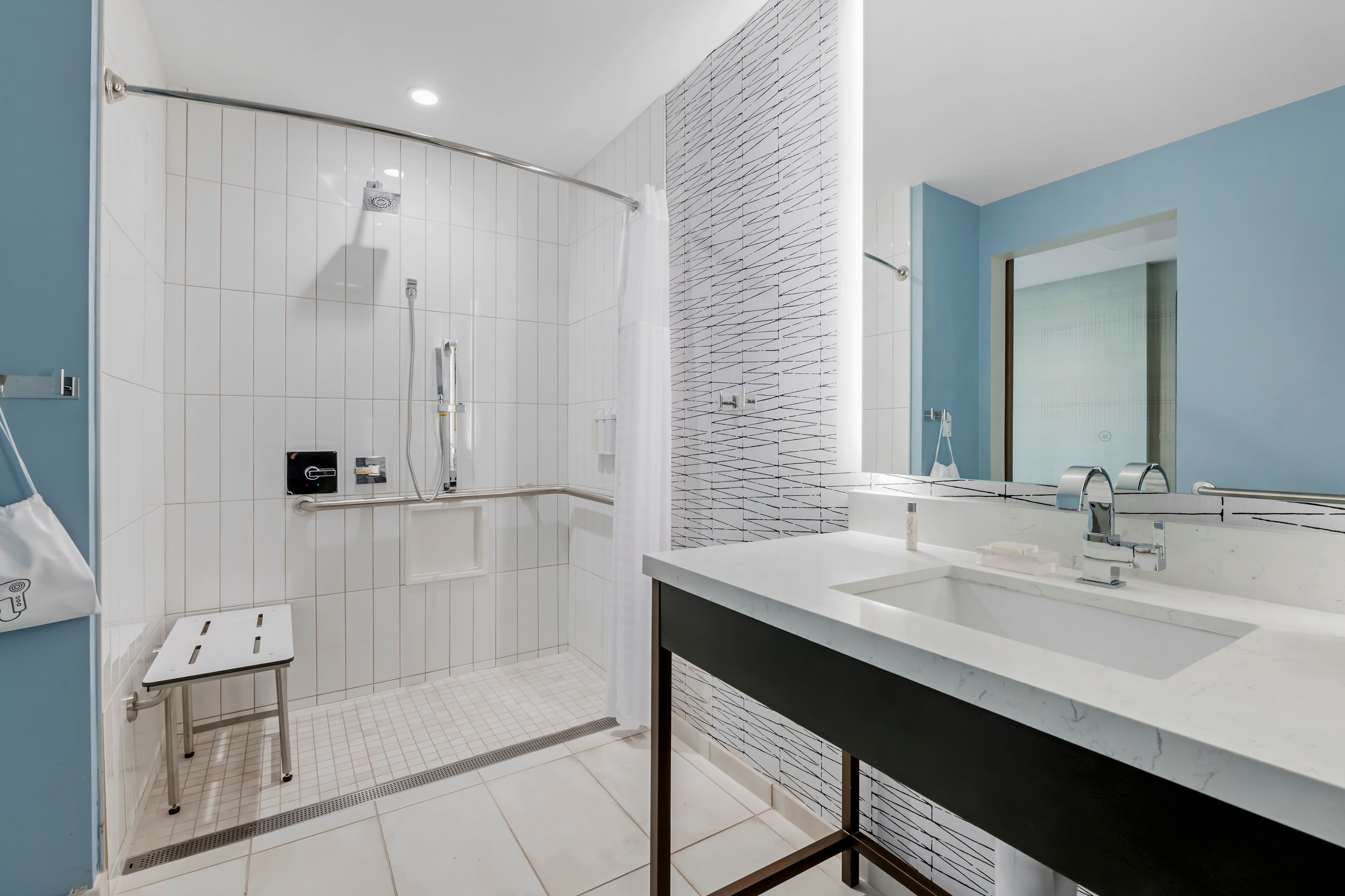 Cambria Hotel Austin Downtown — 26