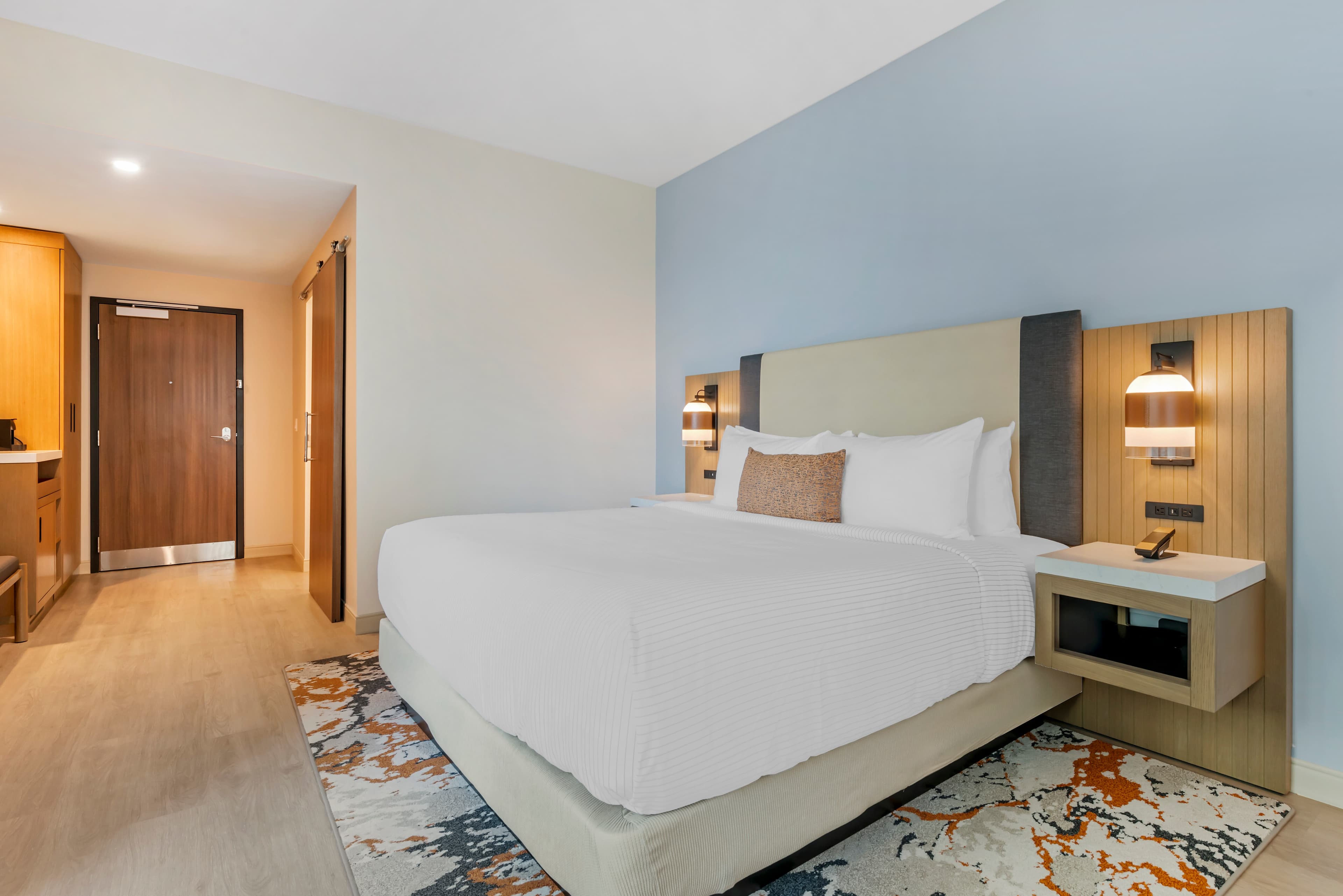 Cambria Hotel Austin Downtown - Image 2