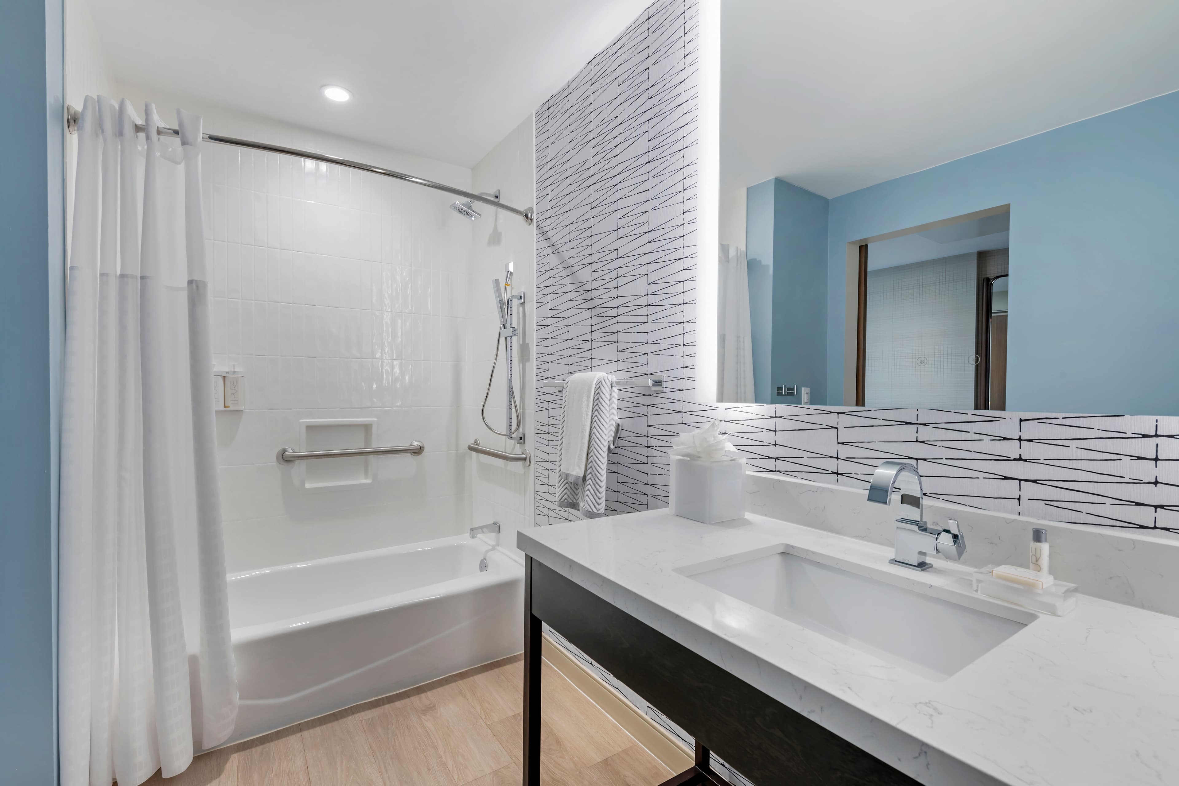 Cambria Hotel Austin Downtown — 34