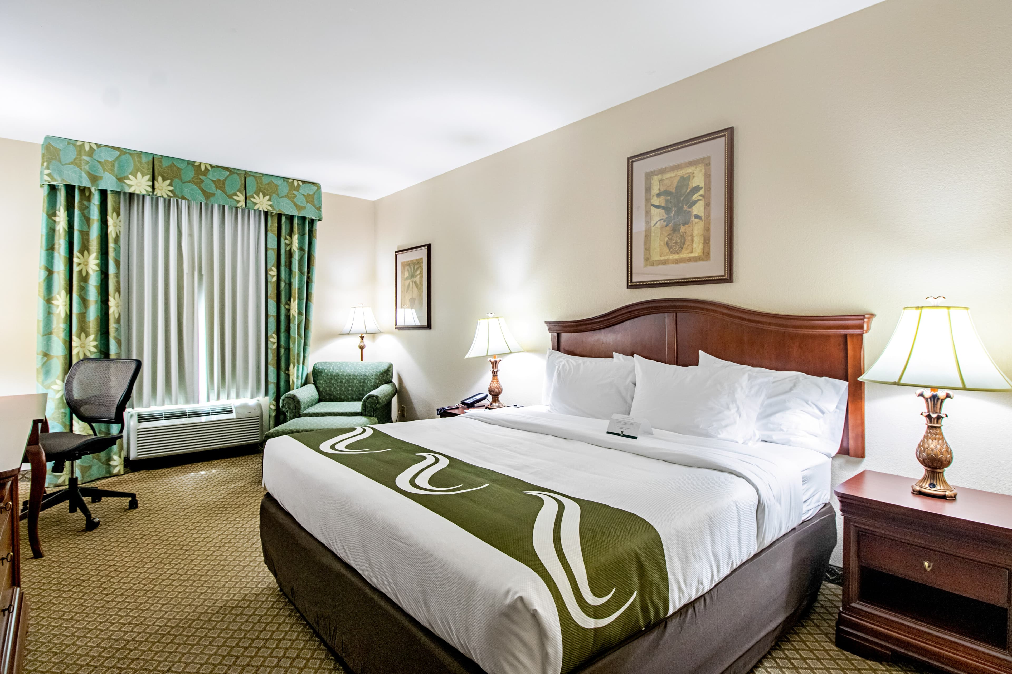 Quality Inn & Suites Robstown - Image 2