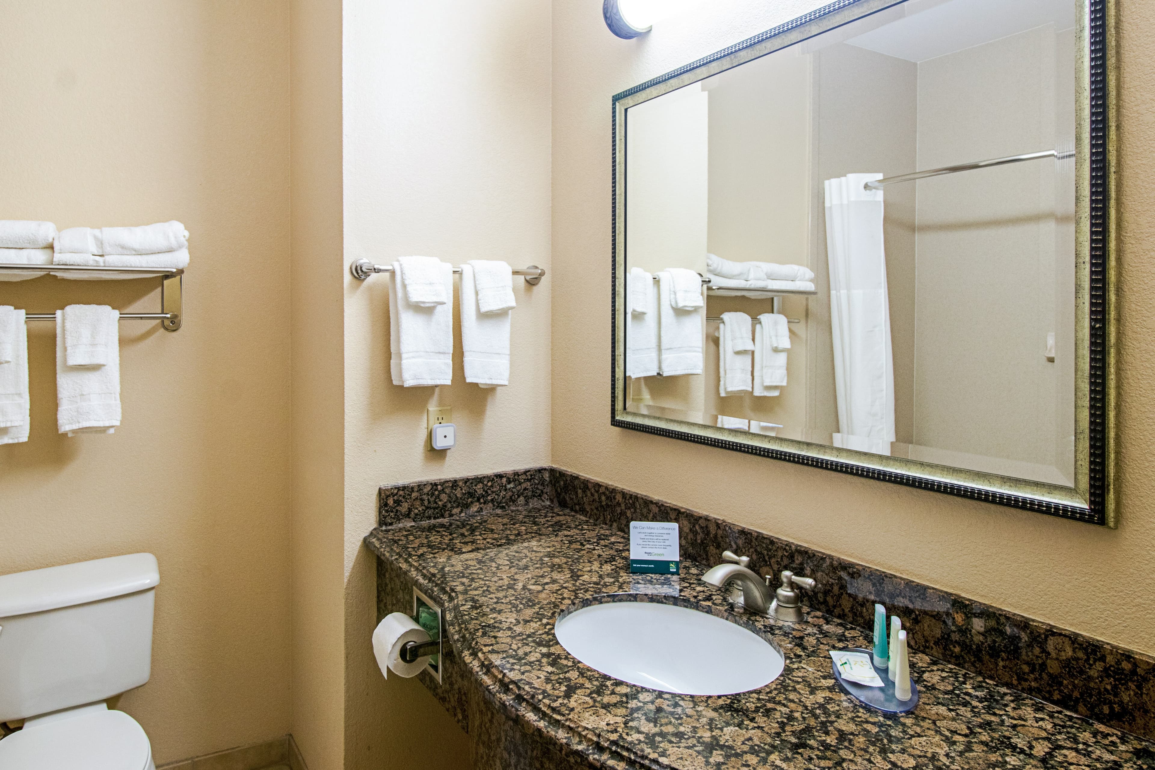 Quality Inn & Suites Robstown - Image 5