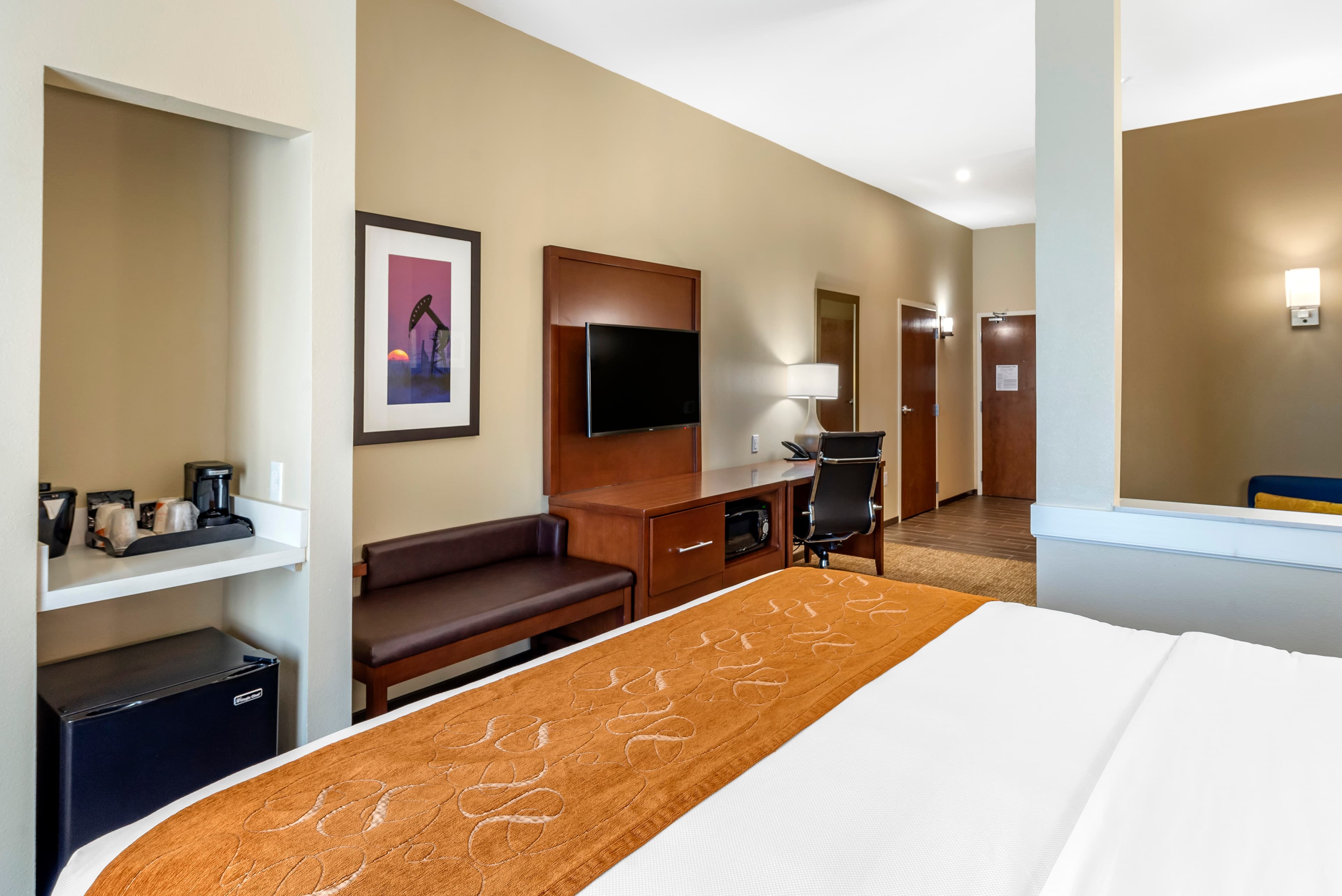 Comfort Suites Midland West - Image 4