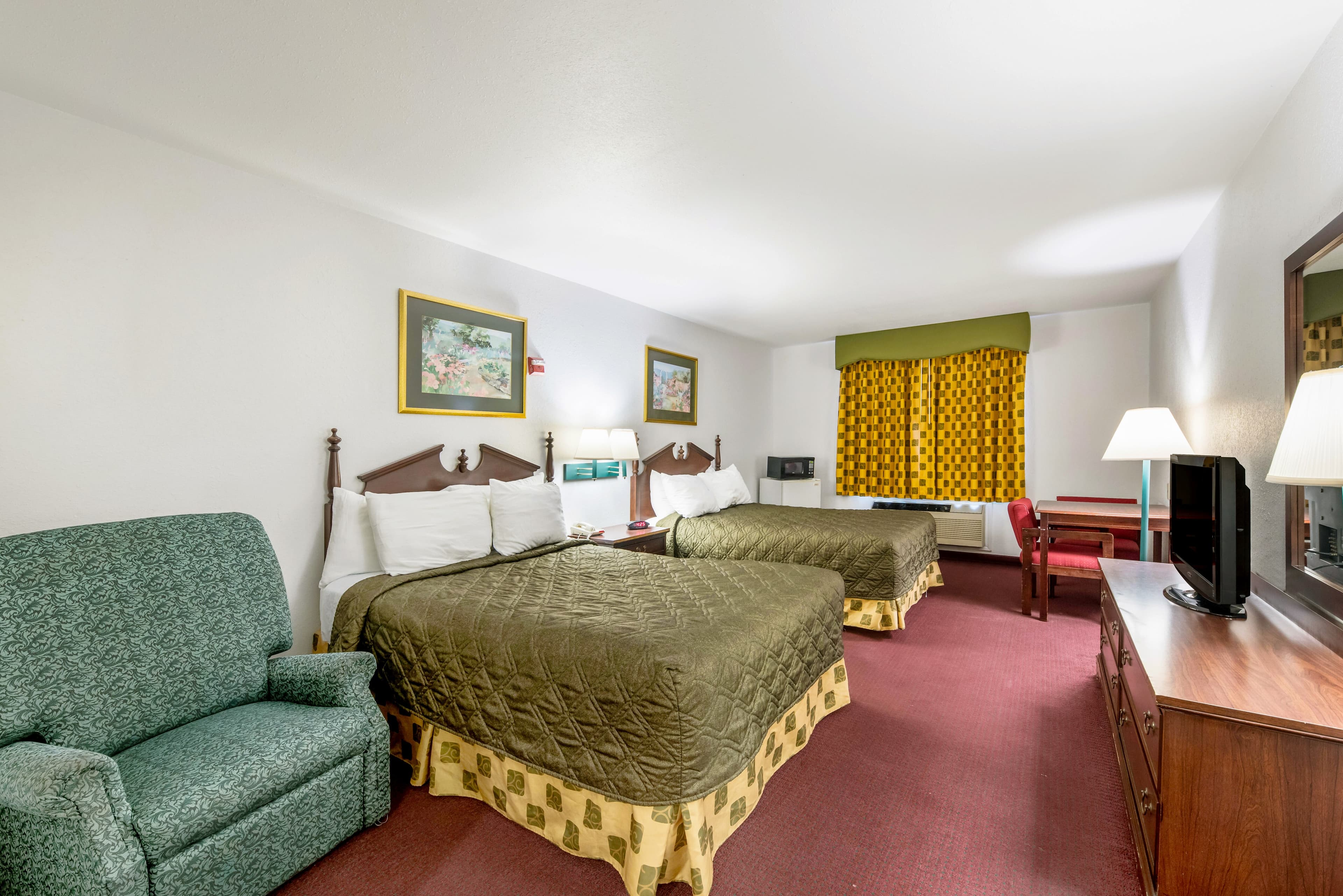 Rodeway Inn Decatur — 14
