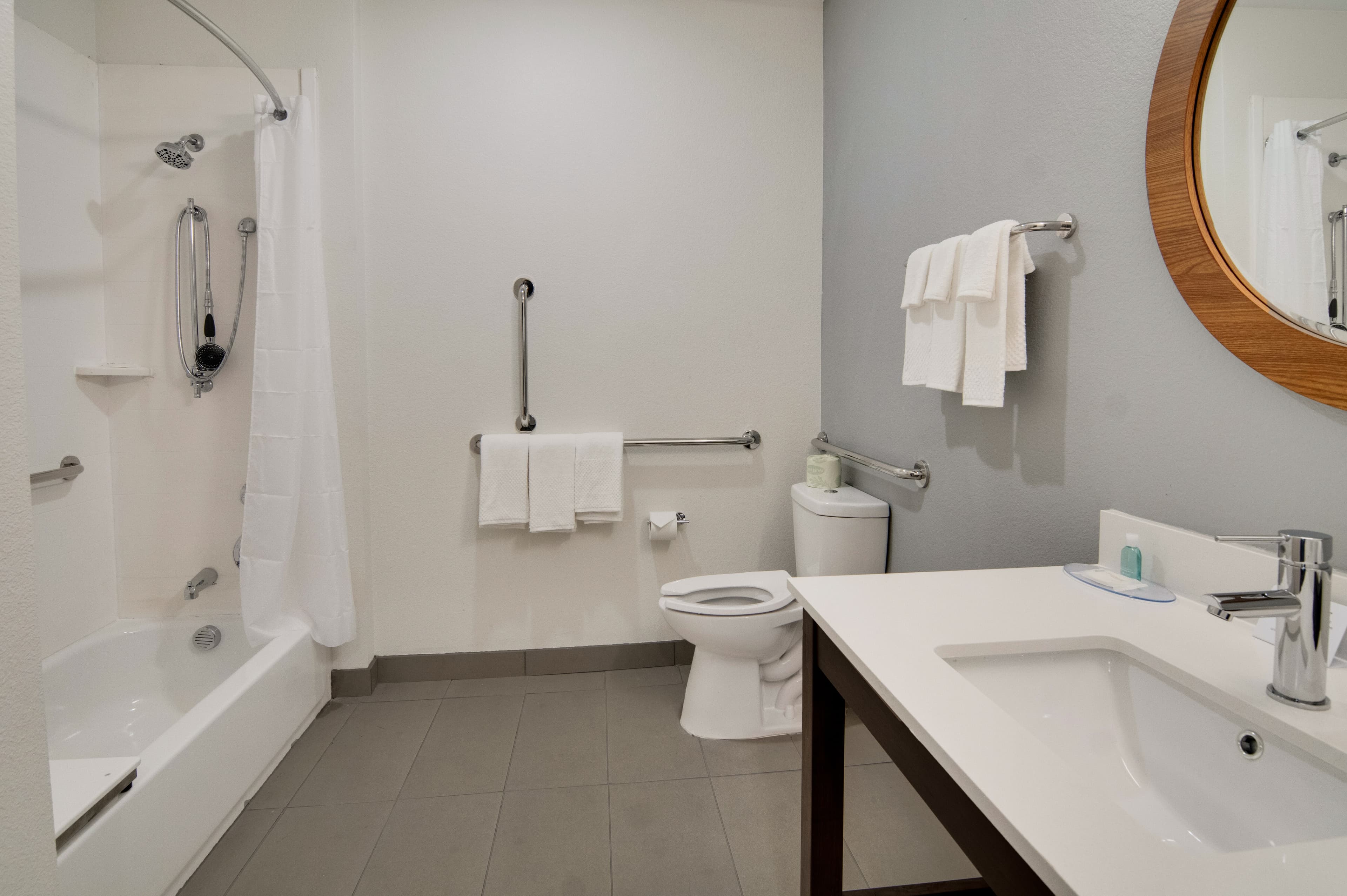 MainStay Suites Dallas Northwest - Irving - Image 2