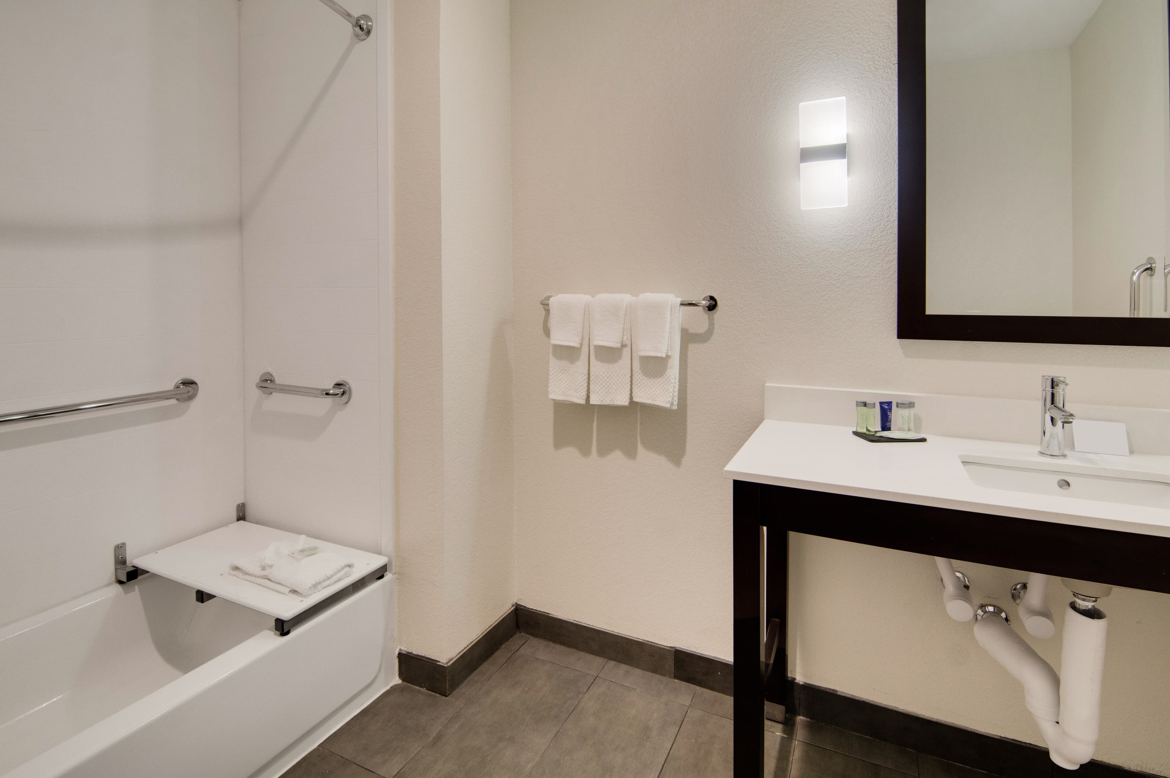 MainStay Suites Dallas Northwest - Irving - Image 4