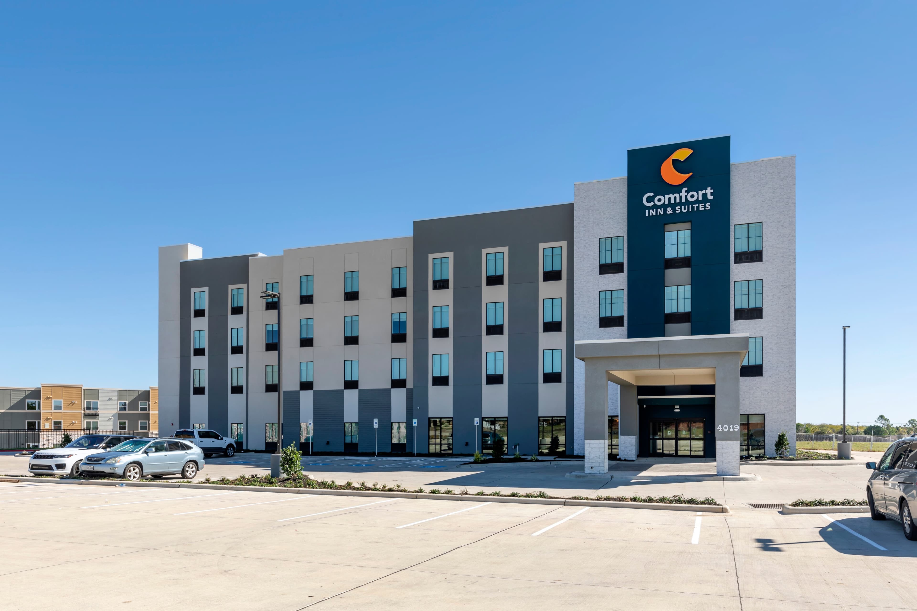Comfort Inn & Suites Balch Springs - SE Dallas - Image 1