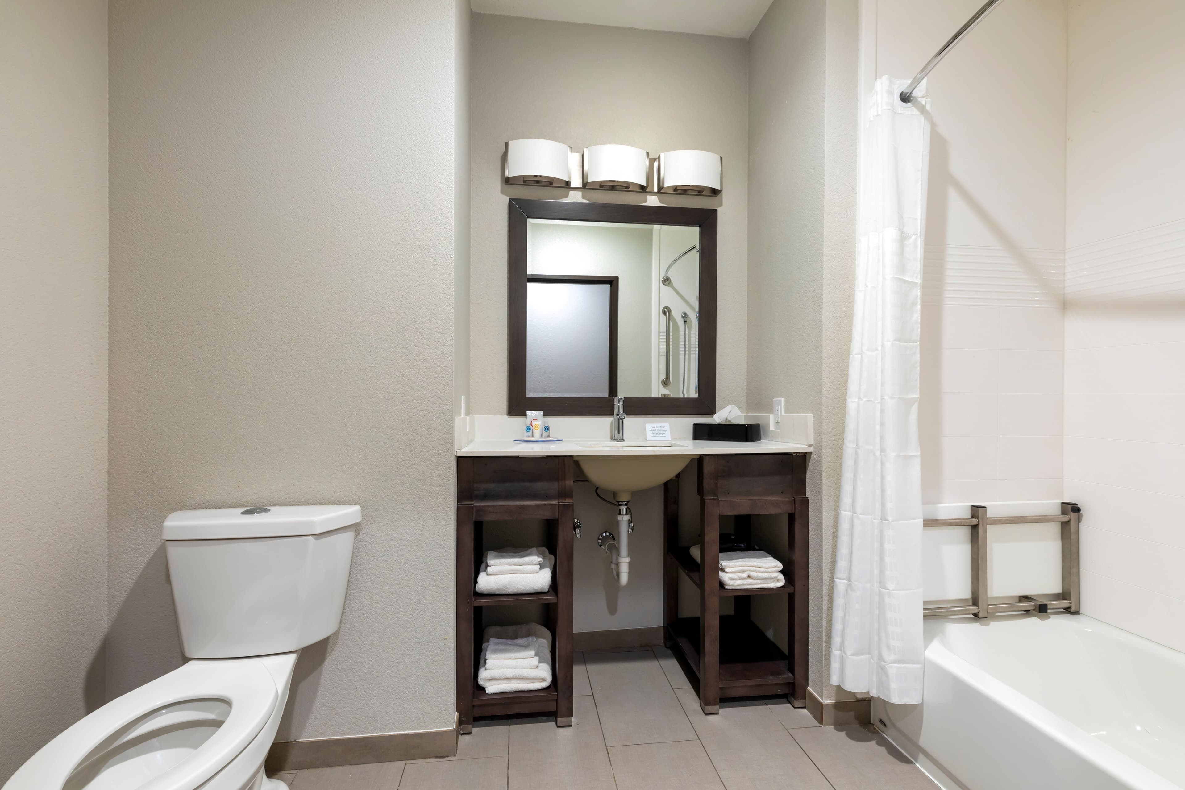 Comfort Inn & Suites Balch Springs - SE Dallas — 19
