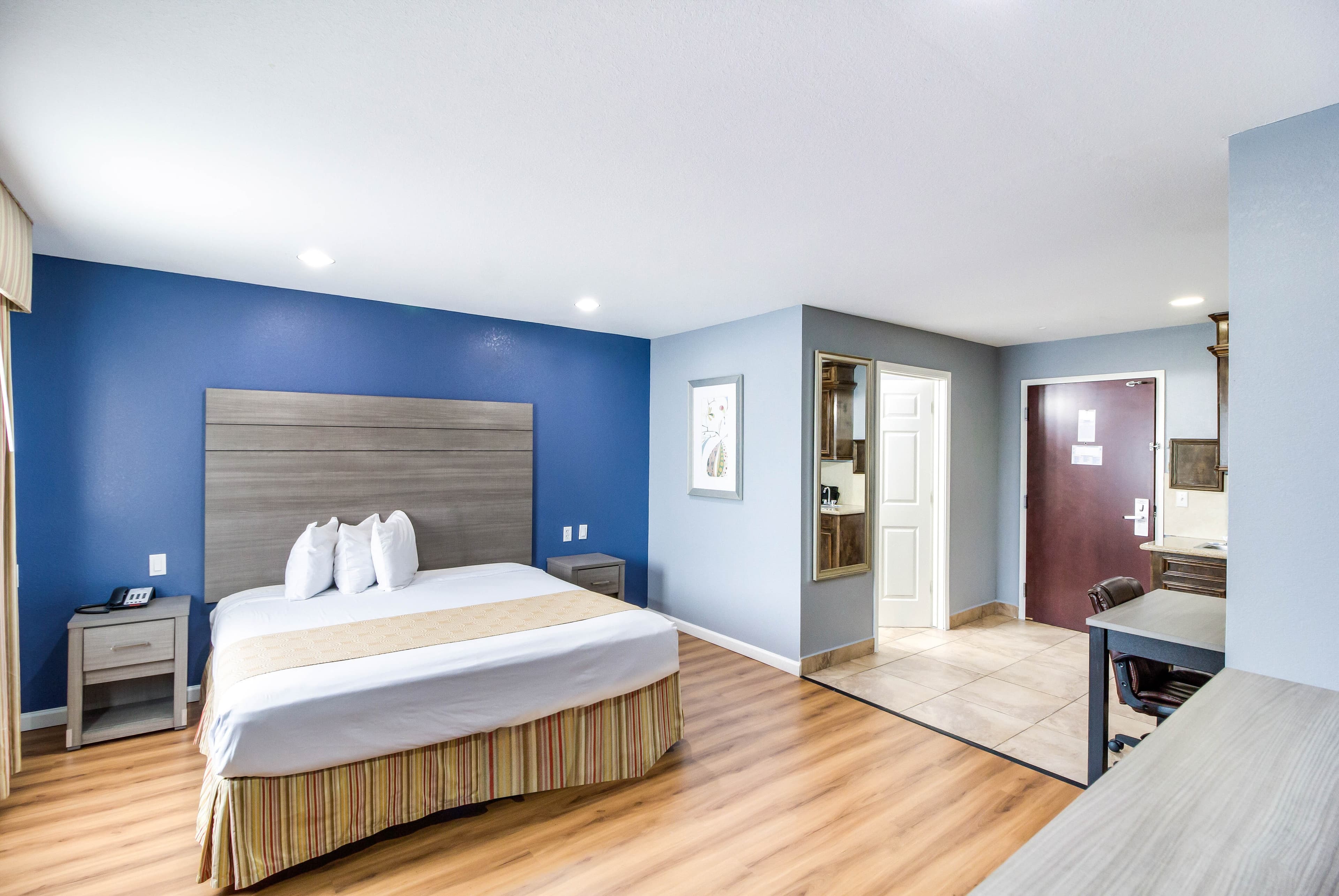 Rodeway Inn & Suites Port Arthur - Groves - Image 5