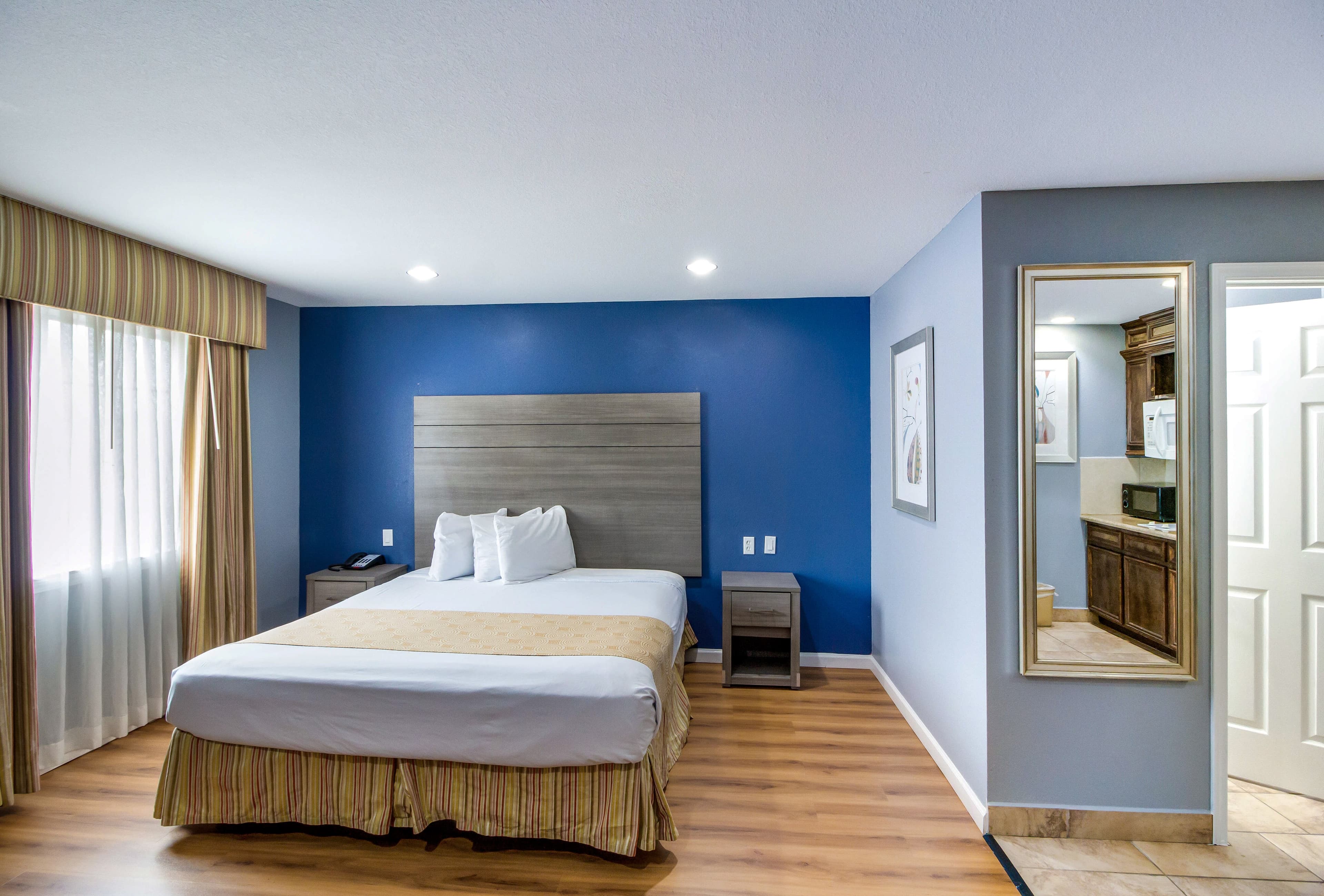 Rodeway Inn & Suites Port Arthur - Groves - Image 2