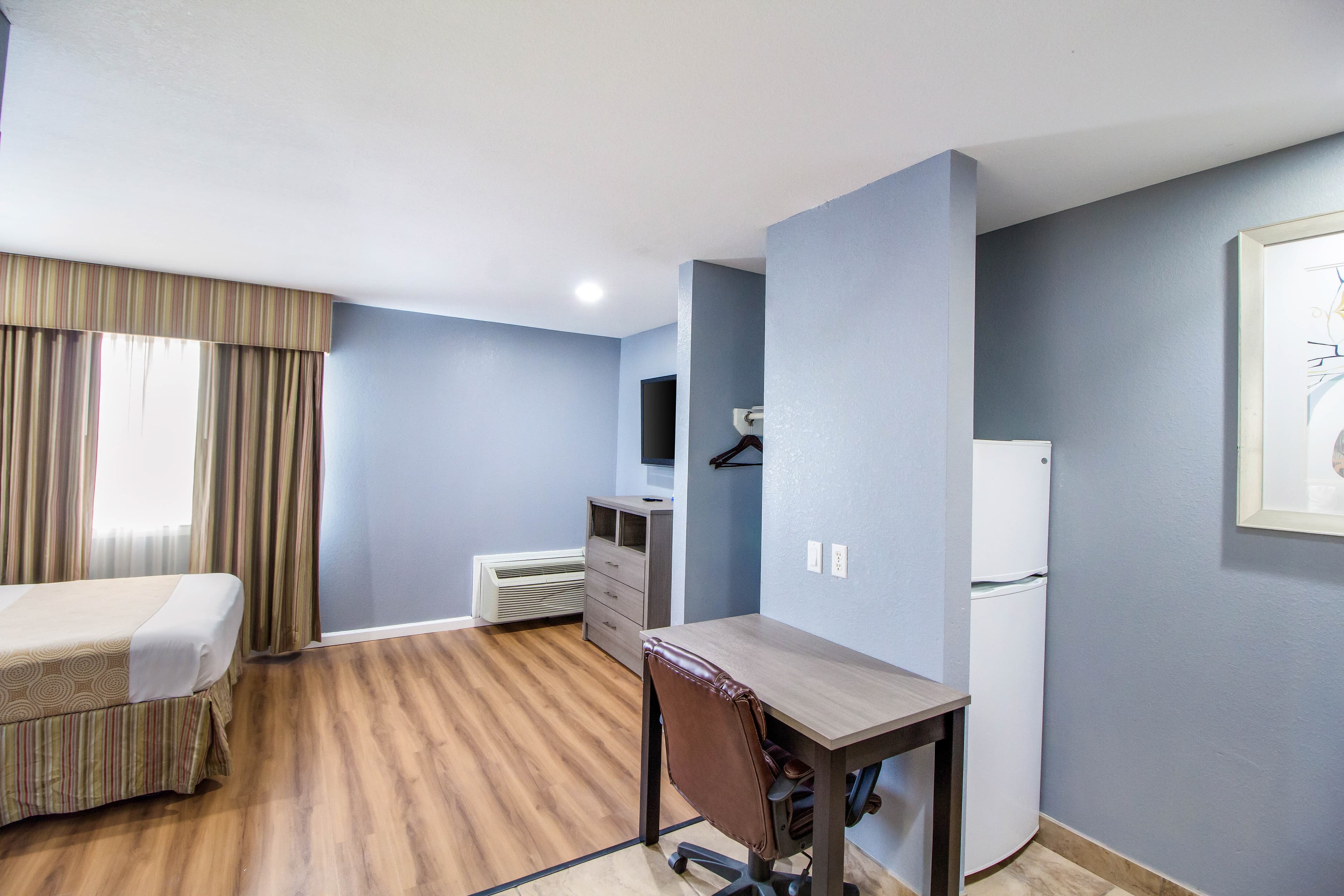 Rodeway Inn & Suites Port Arthur - Groves — 8