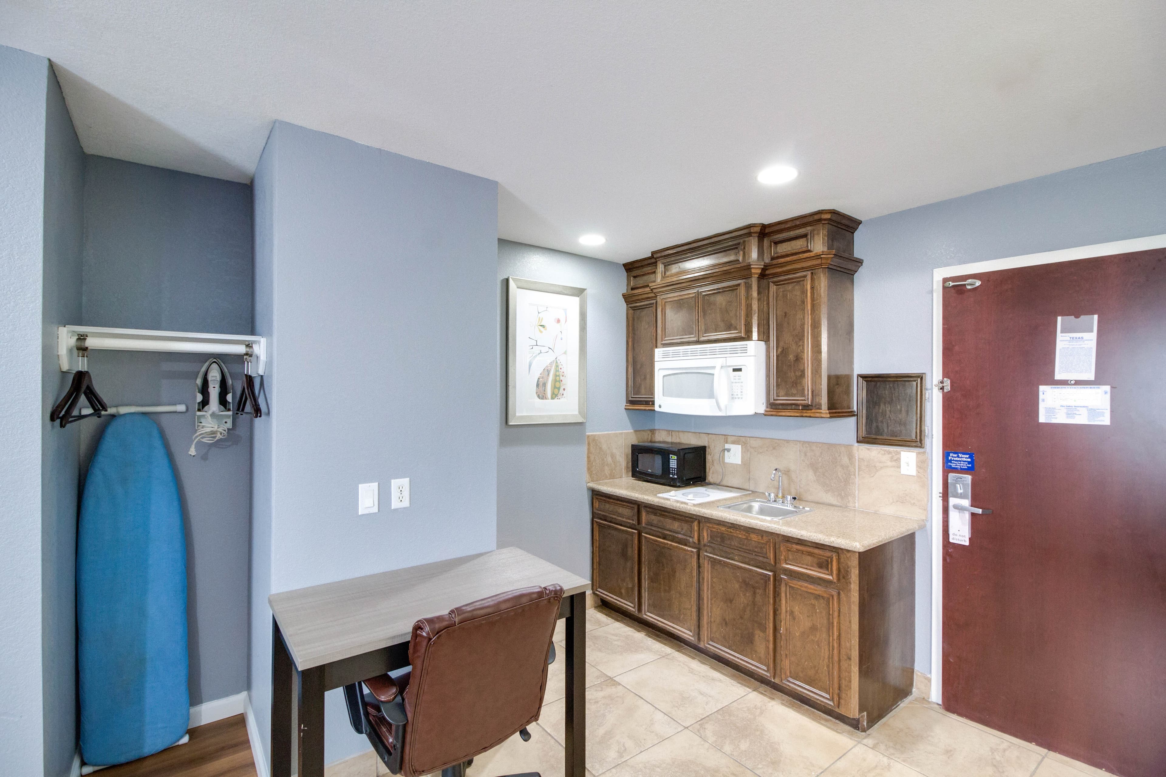 Rodeway Inn & Suites Port Arthur - Groves — 9