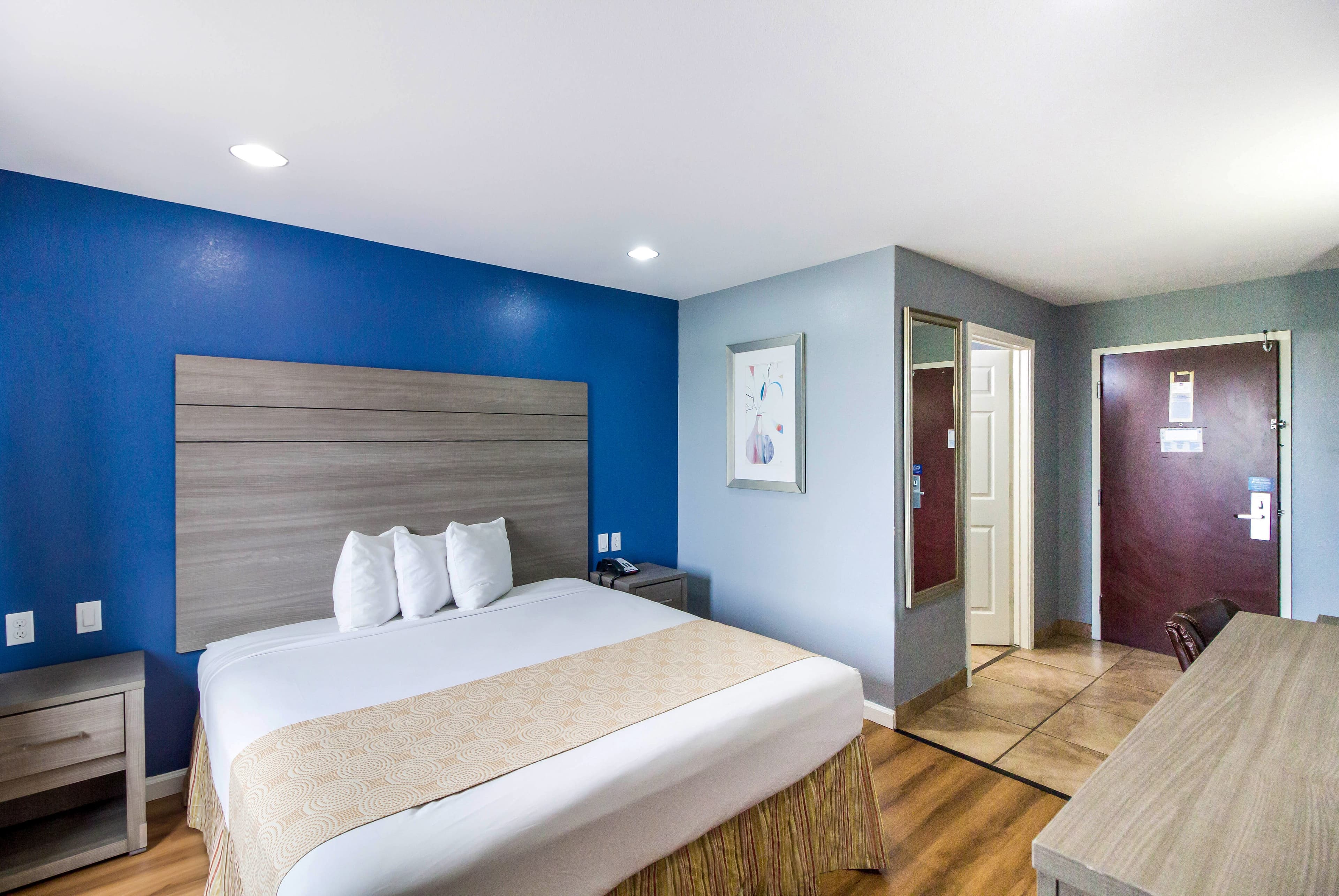 Rodeway Inn & Suites Port Arthur - Groves - Image 1