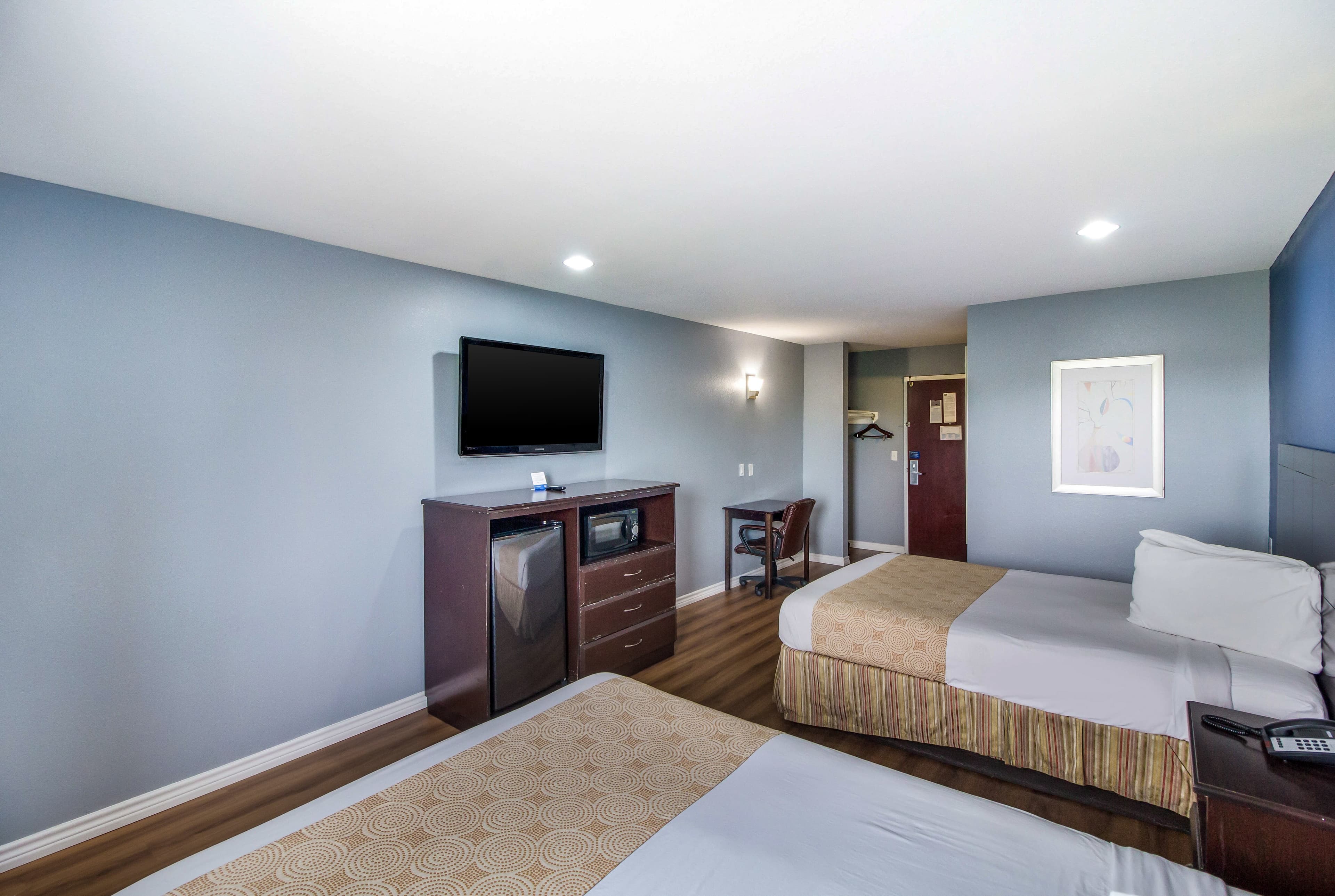 Rodeway Inn & Suites Port Arthur - Groves — 43
