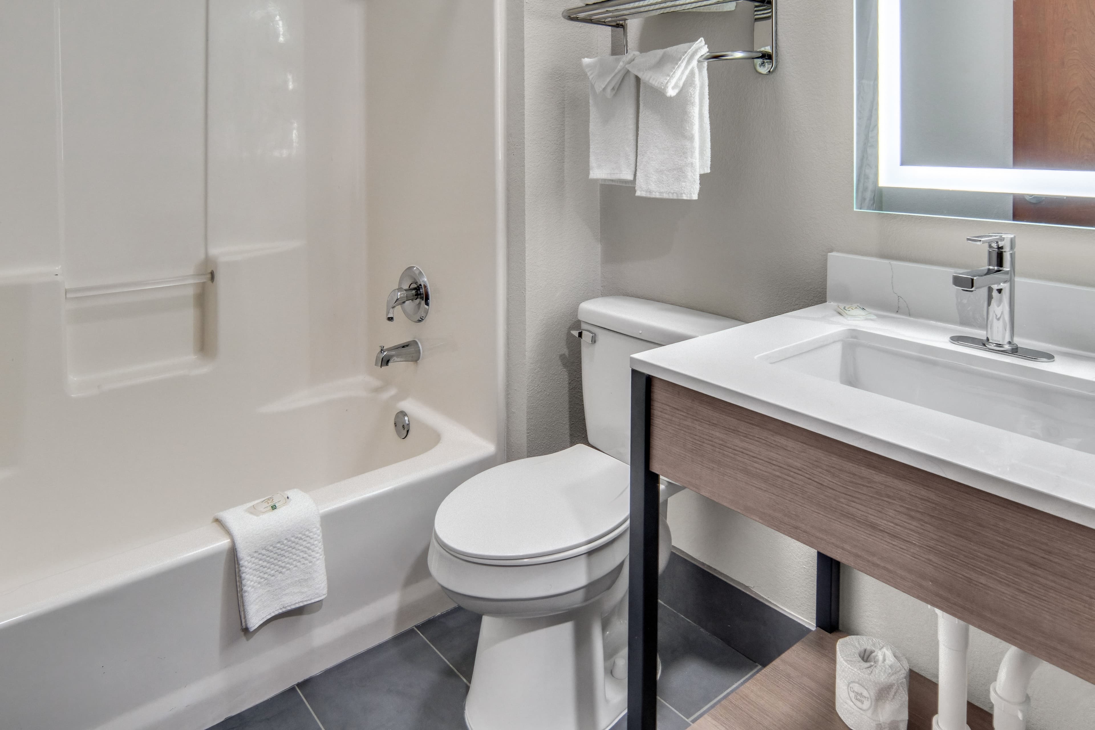 Quality Inn & Suites Fort Worth North - Haltom City — 26