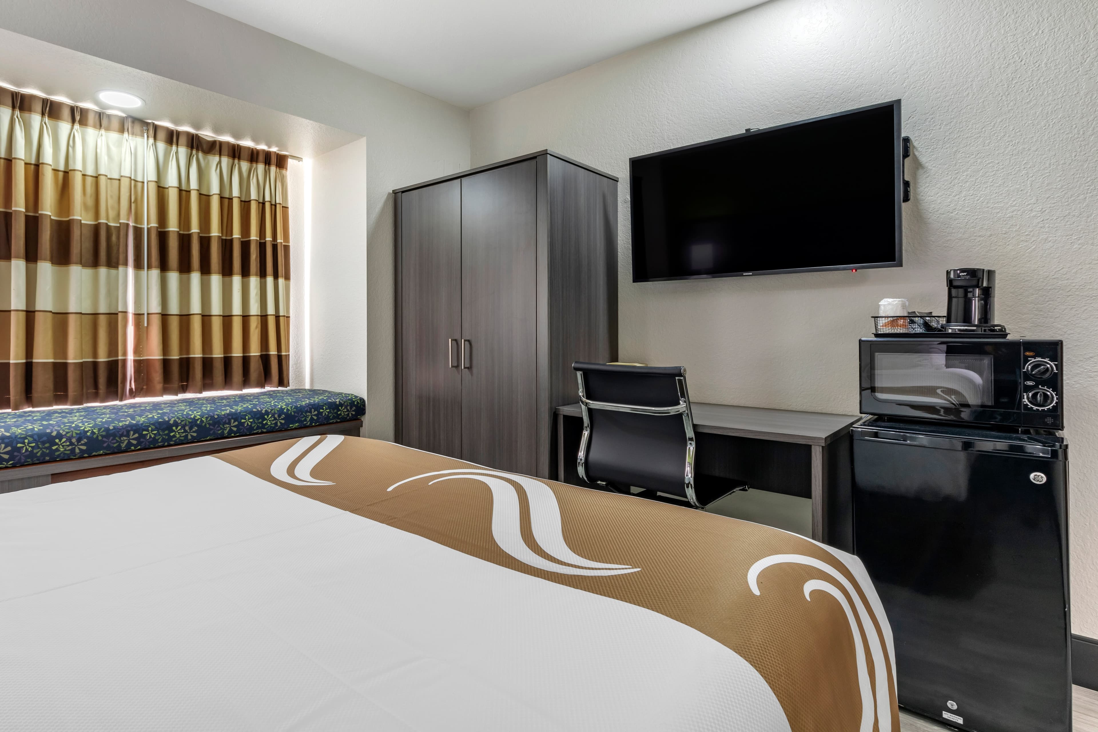 Quality Inn & Suites Longview I-20 - Image 3