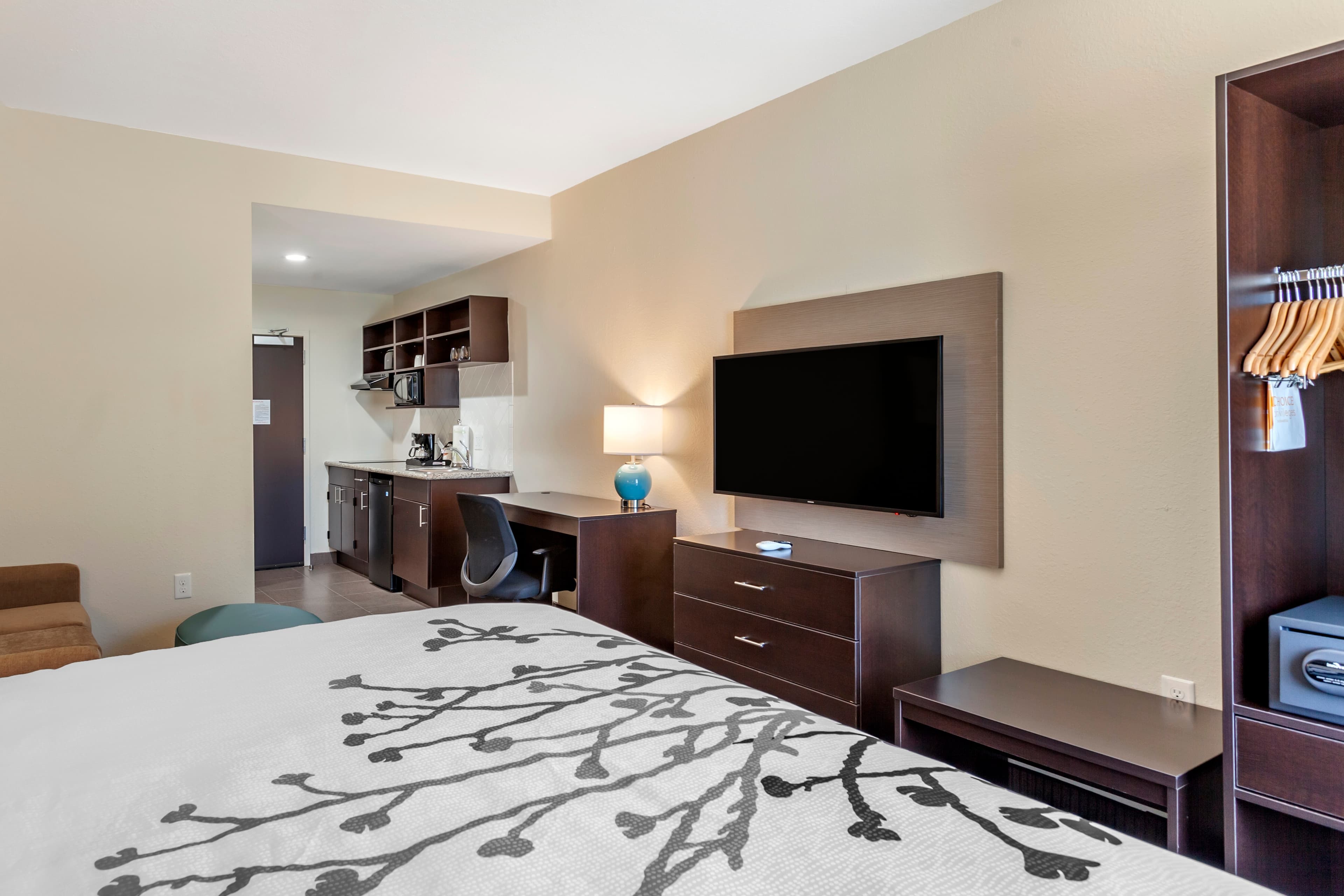 Sleep Inn & Suites Waller - Image 5