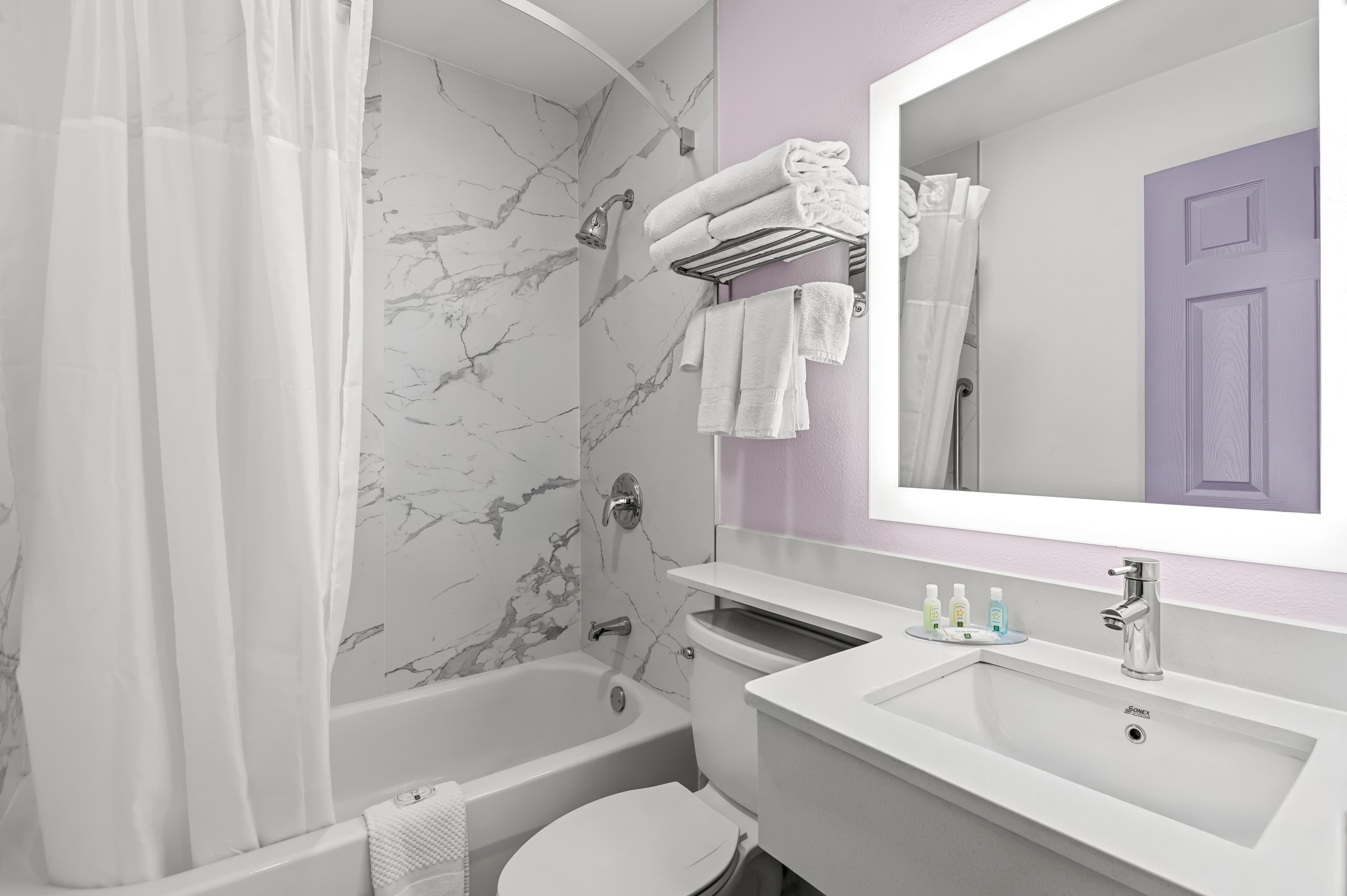 Quality Inn - Denton - Image 5