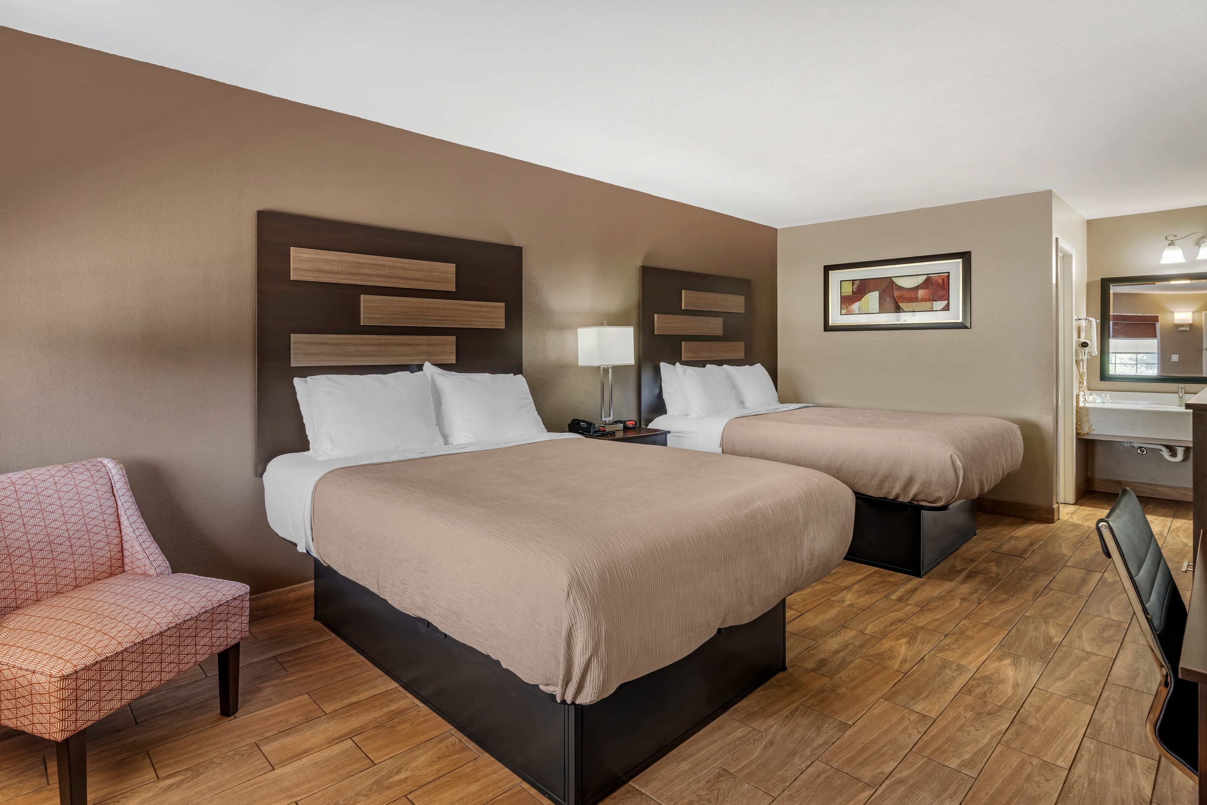 Quality Inn & Suites New Boston - Texarkana West - Image 3