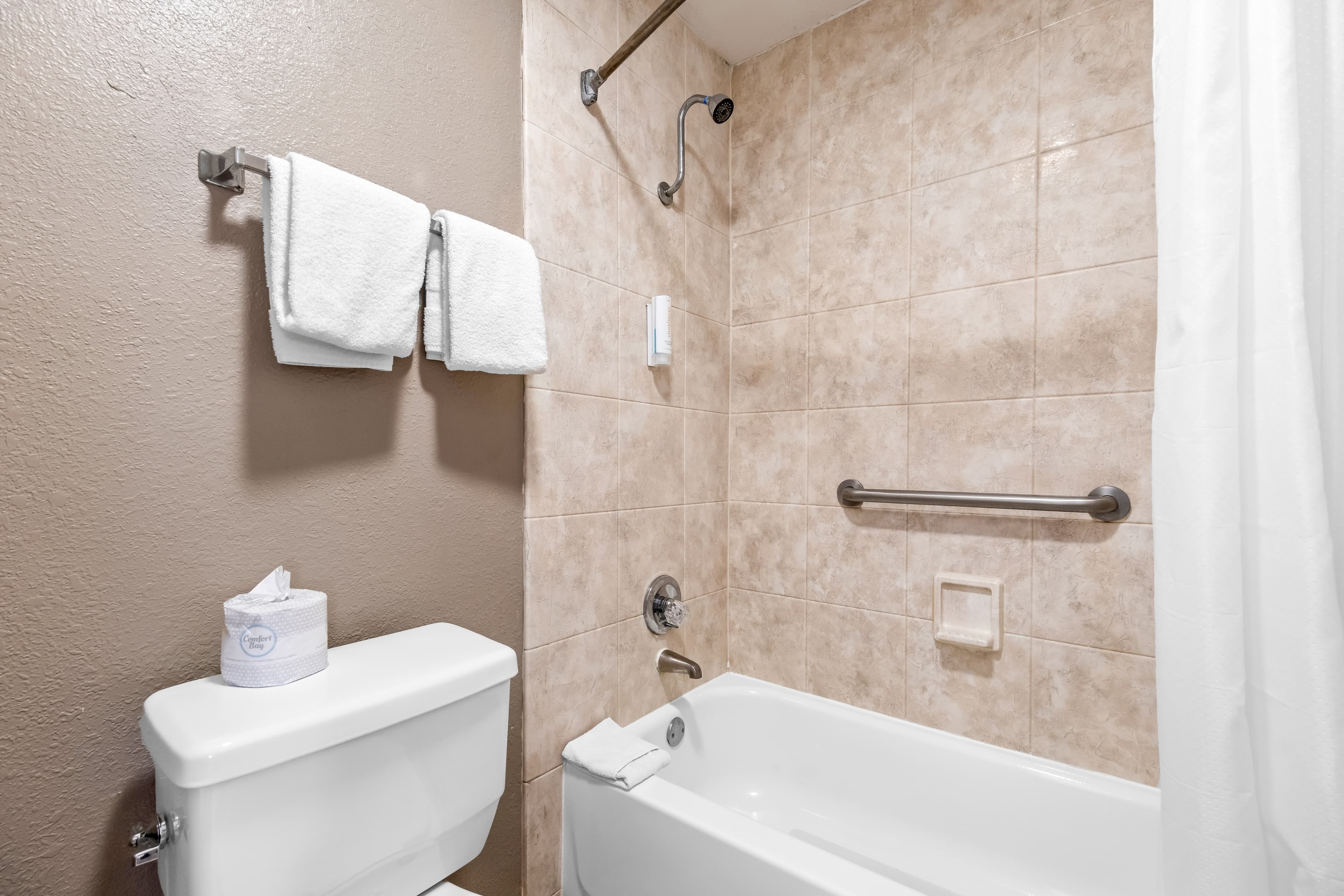 Econo Lodge Childress — 6