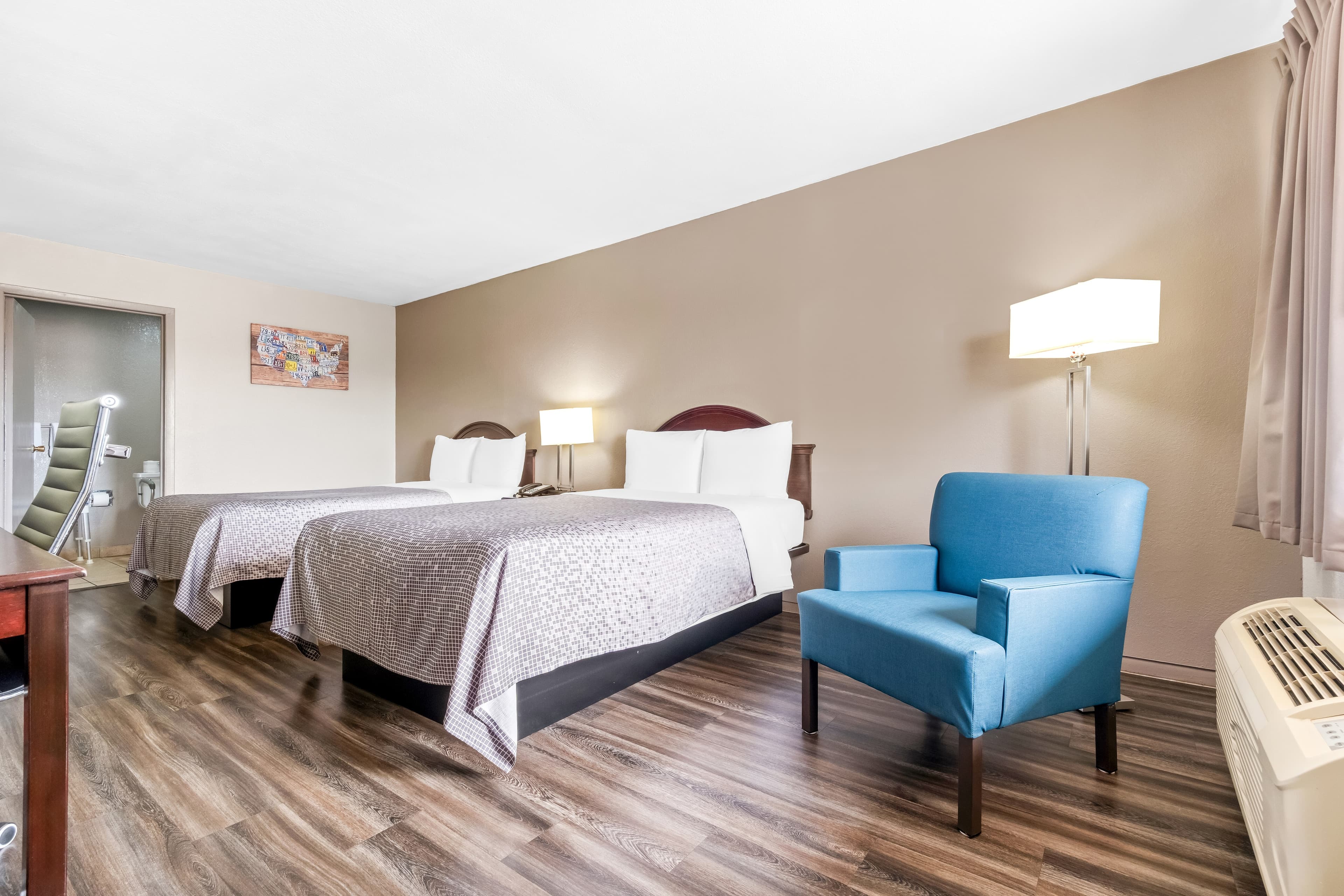 Econo Lodge Childress — 7