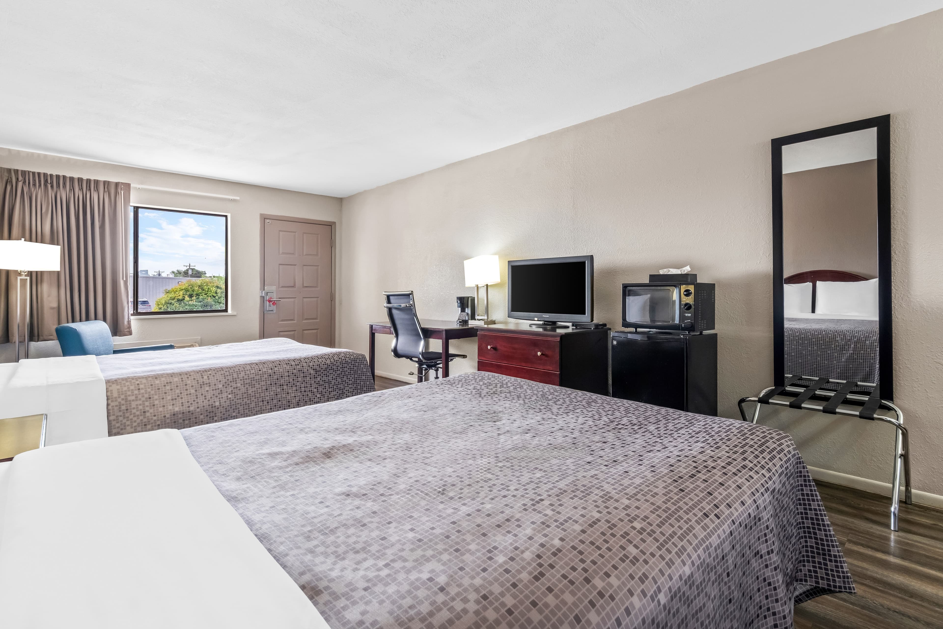 Econo Lodge Childress — 9