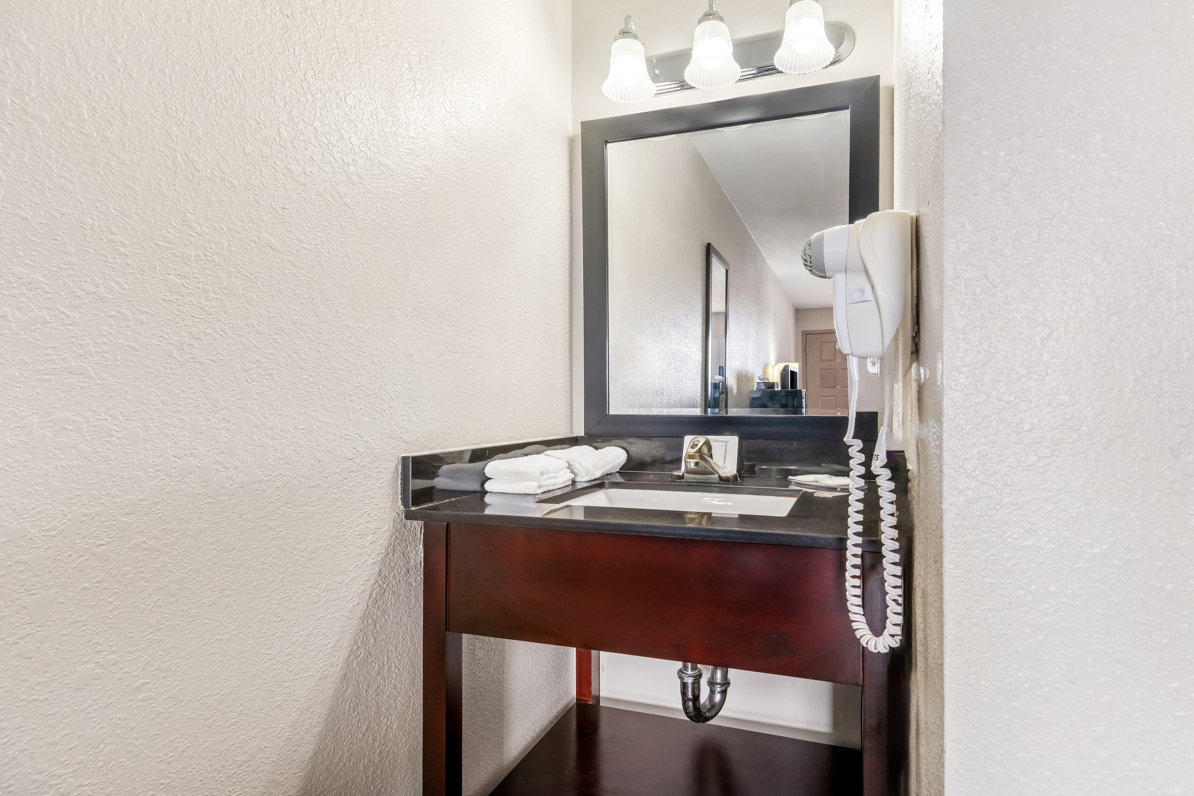 Econo Lodge Childress — 10
