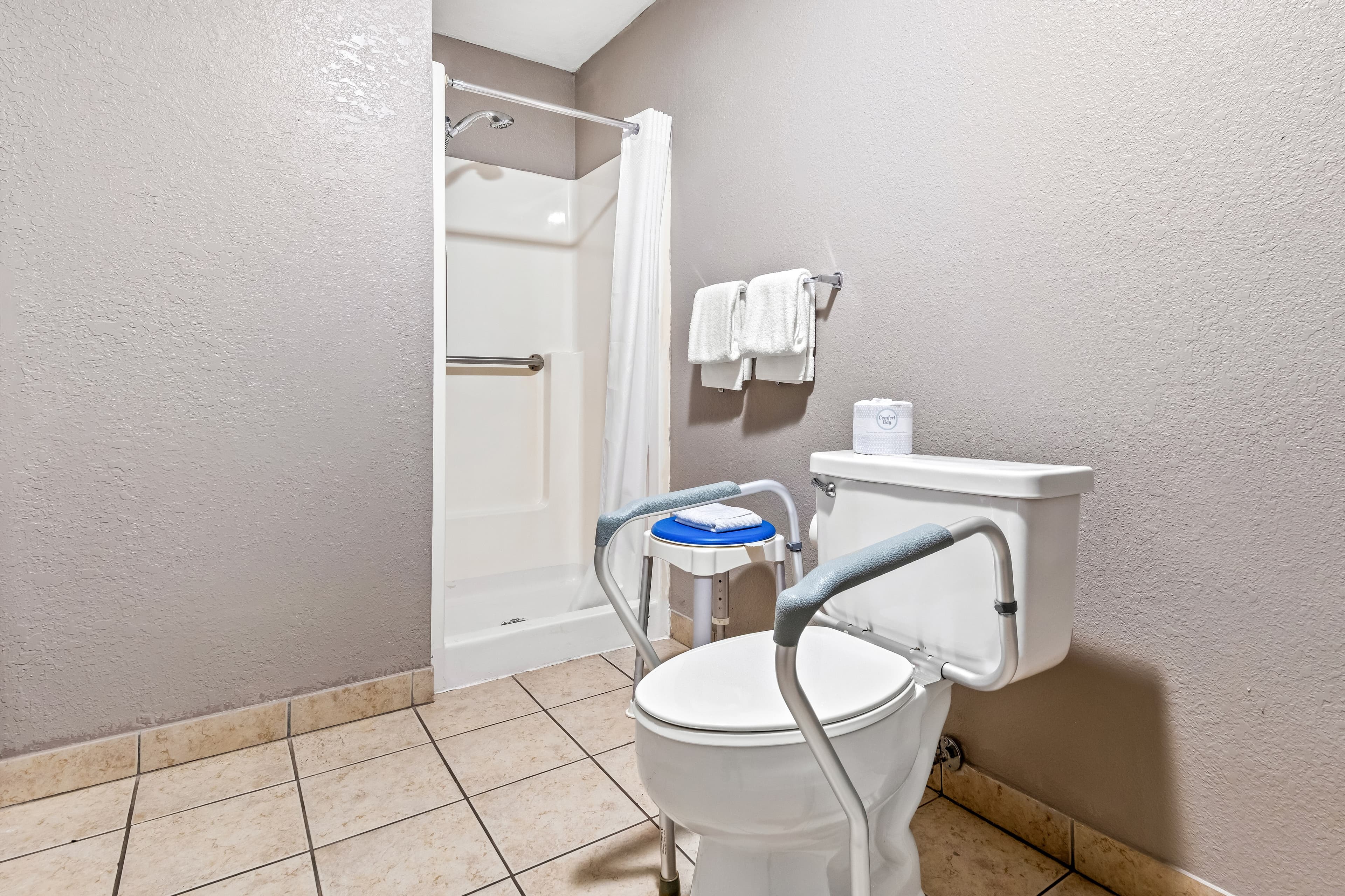 Econo Lodge Childress — 11