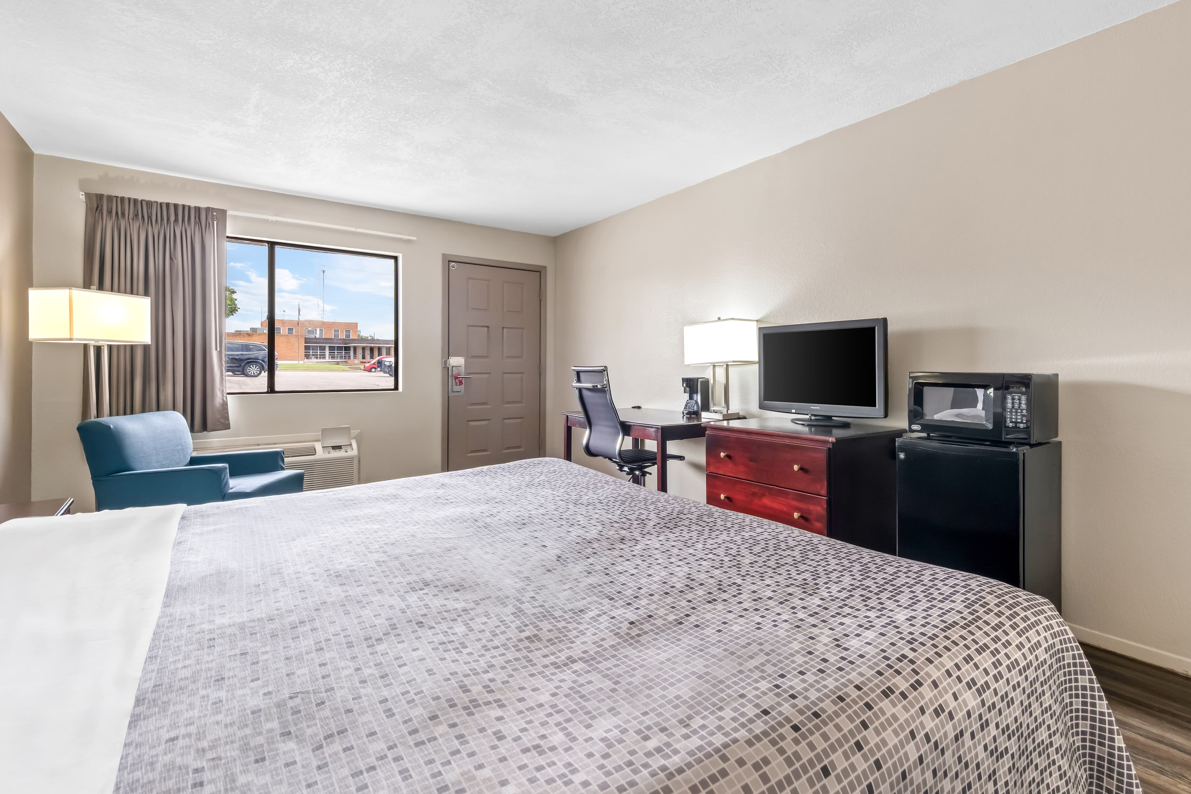 Econo Lodge Childress — 23