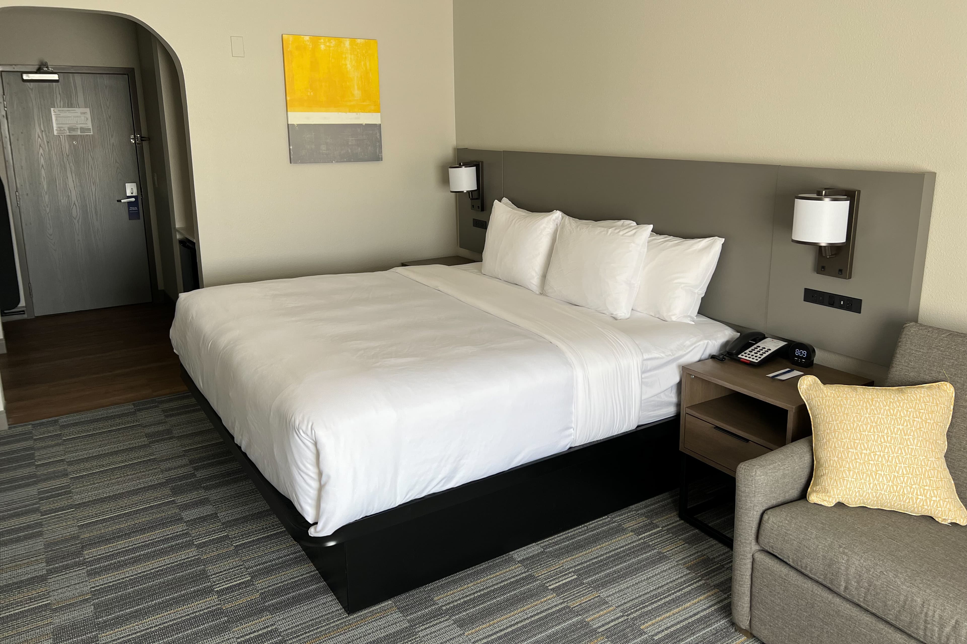 Comfort Inn & Suites - Image 2