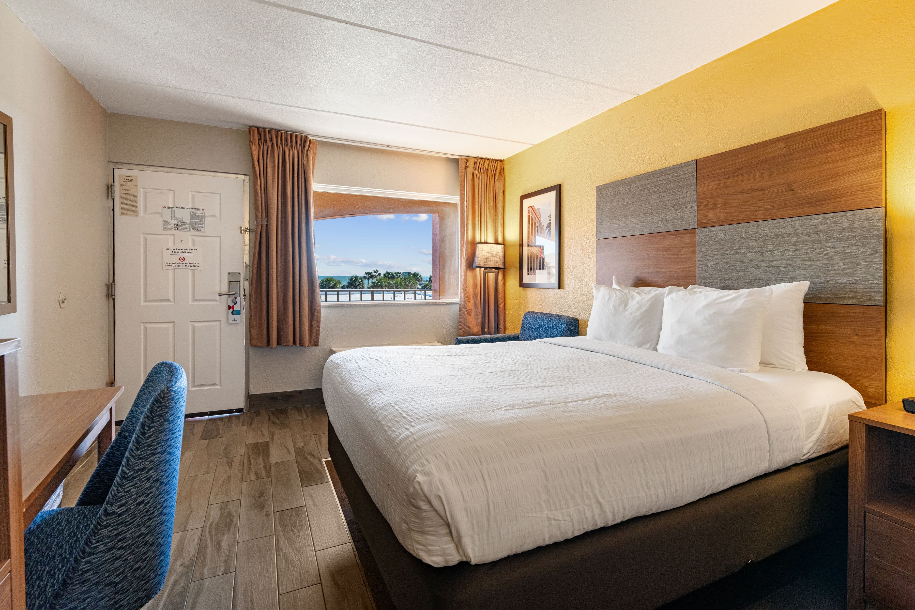 Clarion Pointe Galveston - Beachfront - Image 2
