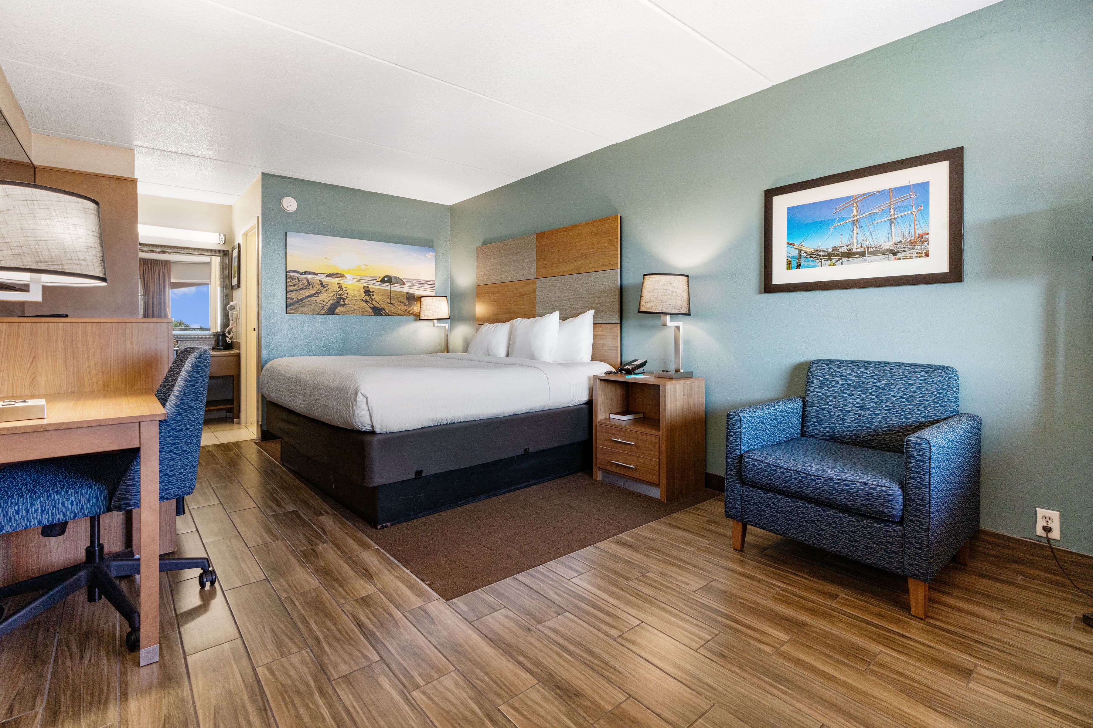 Clarion Pointe Galveston - Beachfront — 21