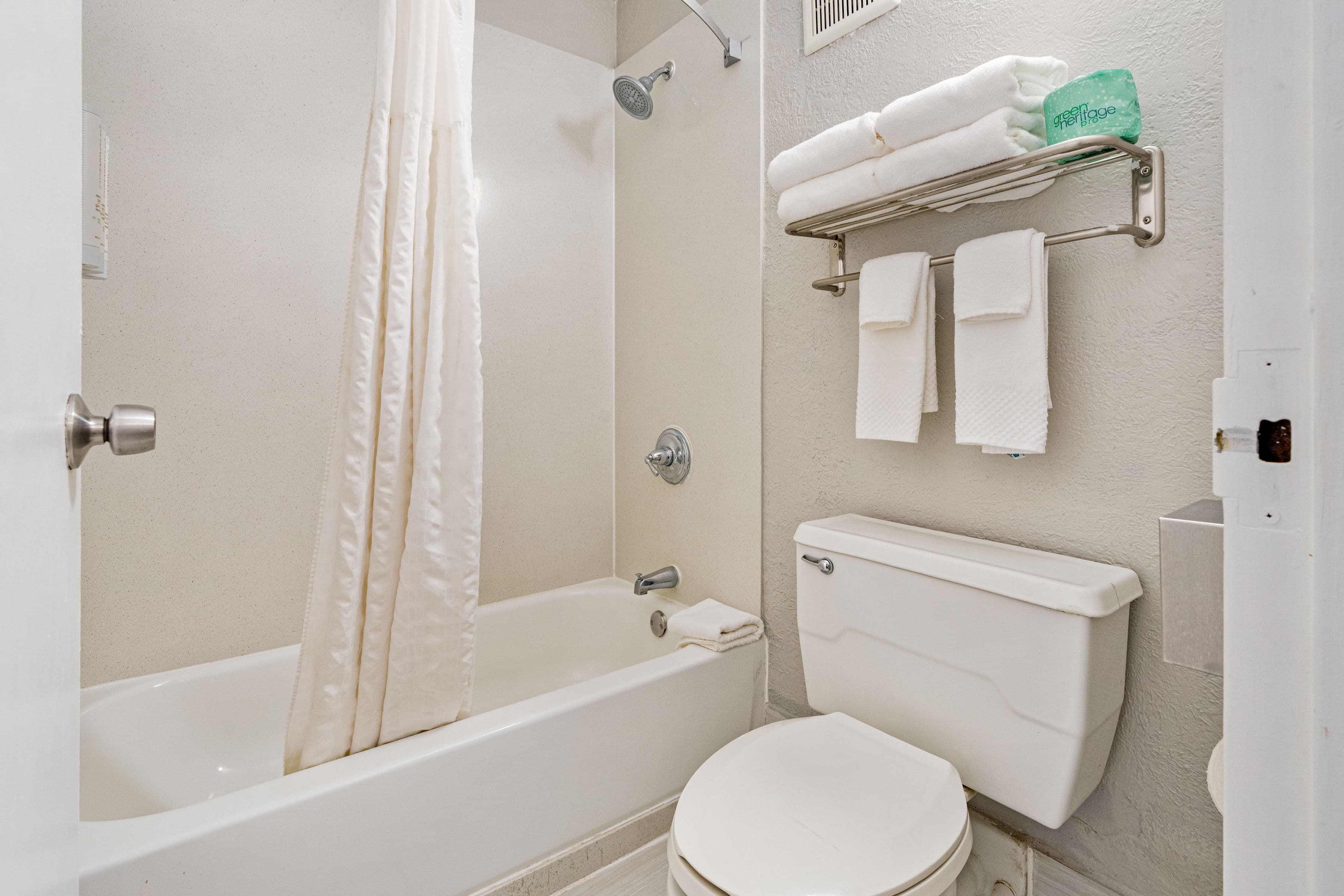 Clarion Pointe Galveston - Beachfront — 38