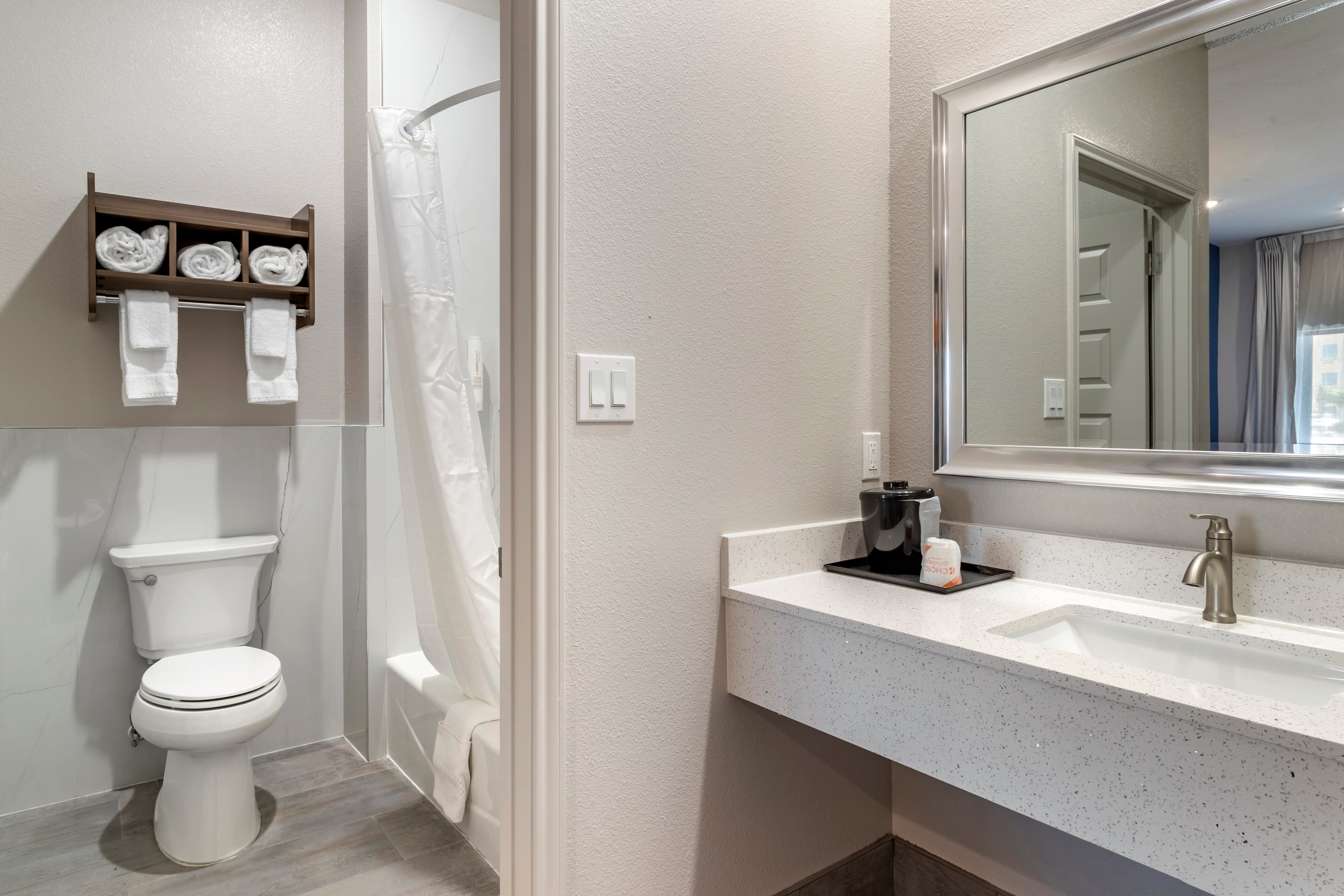 Clarion Pointe Port Arthur-Beaumont South — 35
