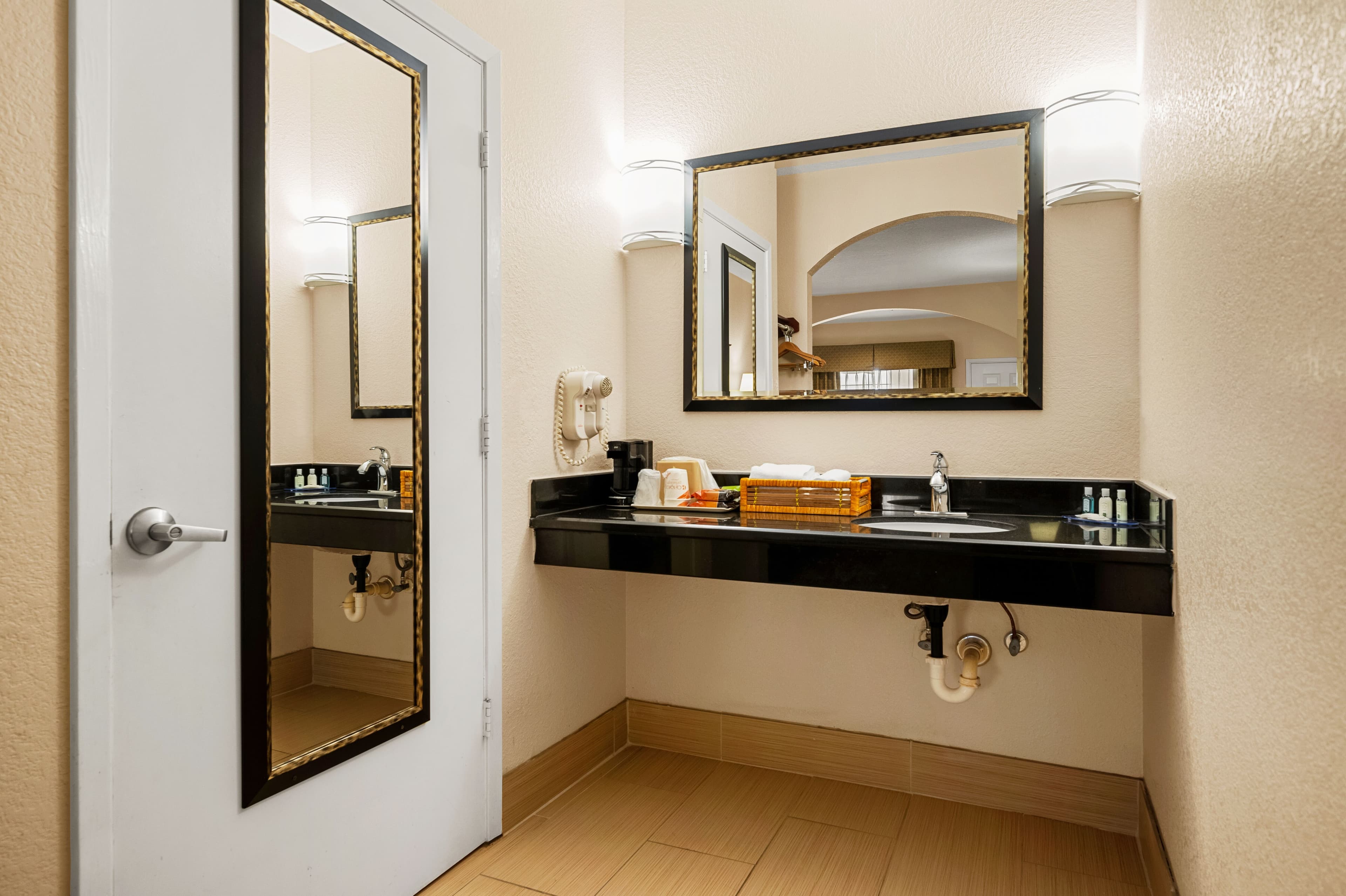 Quality Inn & Suites Houston Northwest - Cypress — 25