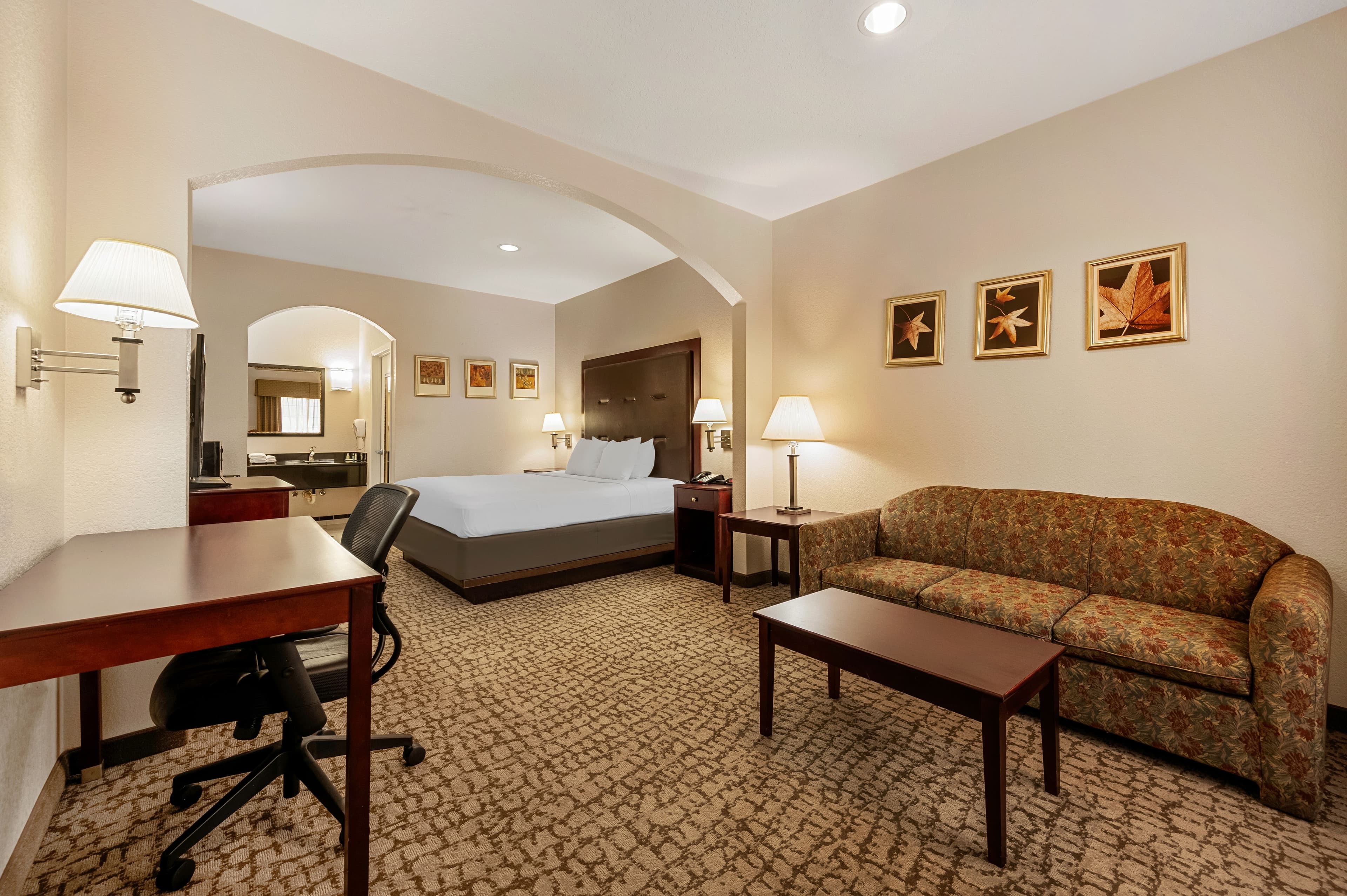 Quality Inn & Suites Houston Northwest - Cypress - Image 2