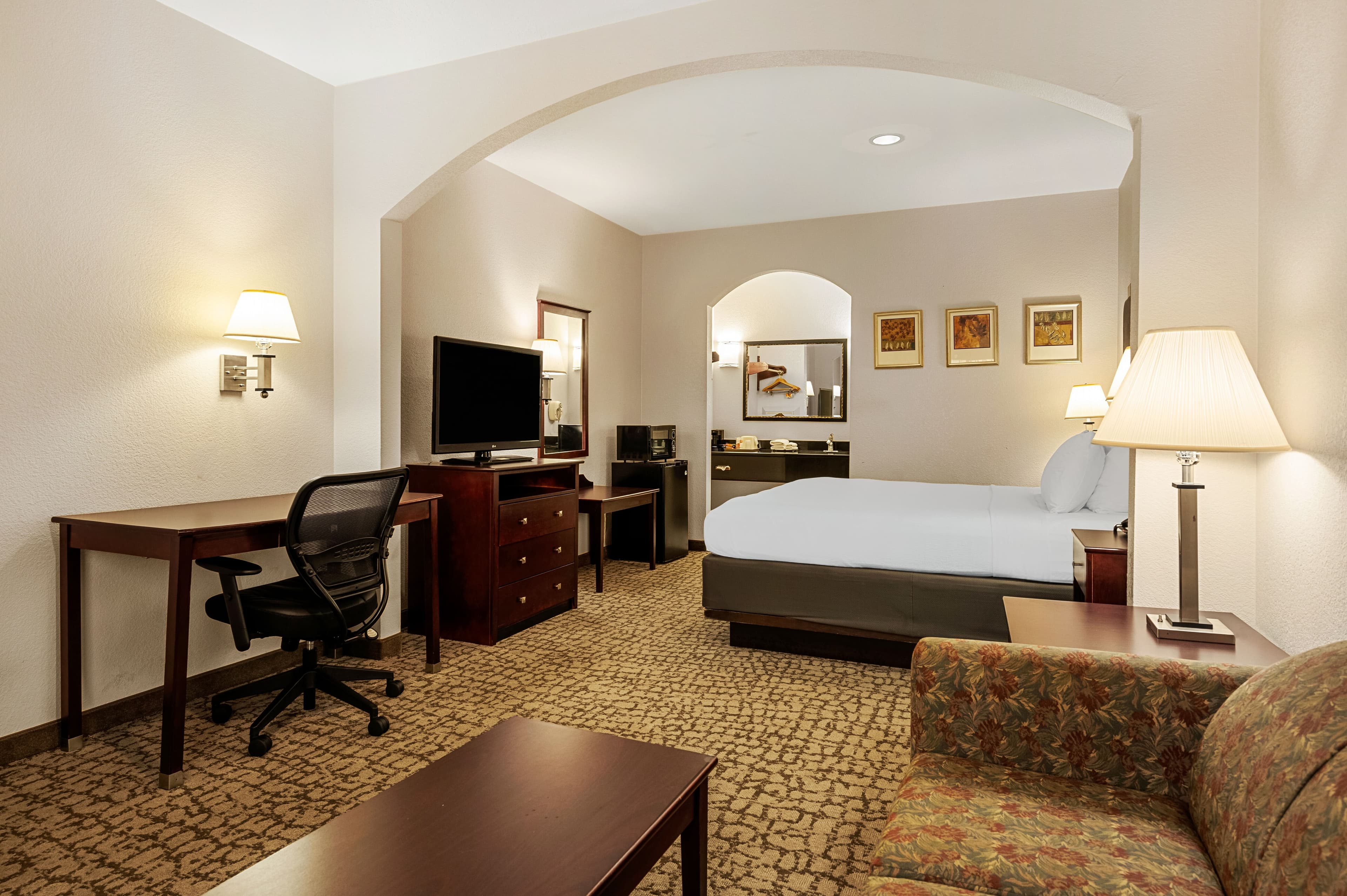 Quality Inn & Suites Houston Northwest - Cypress - Image 3
