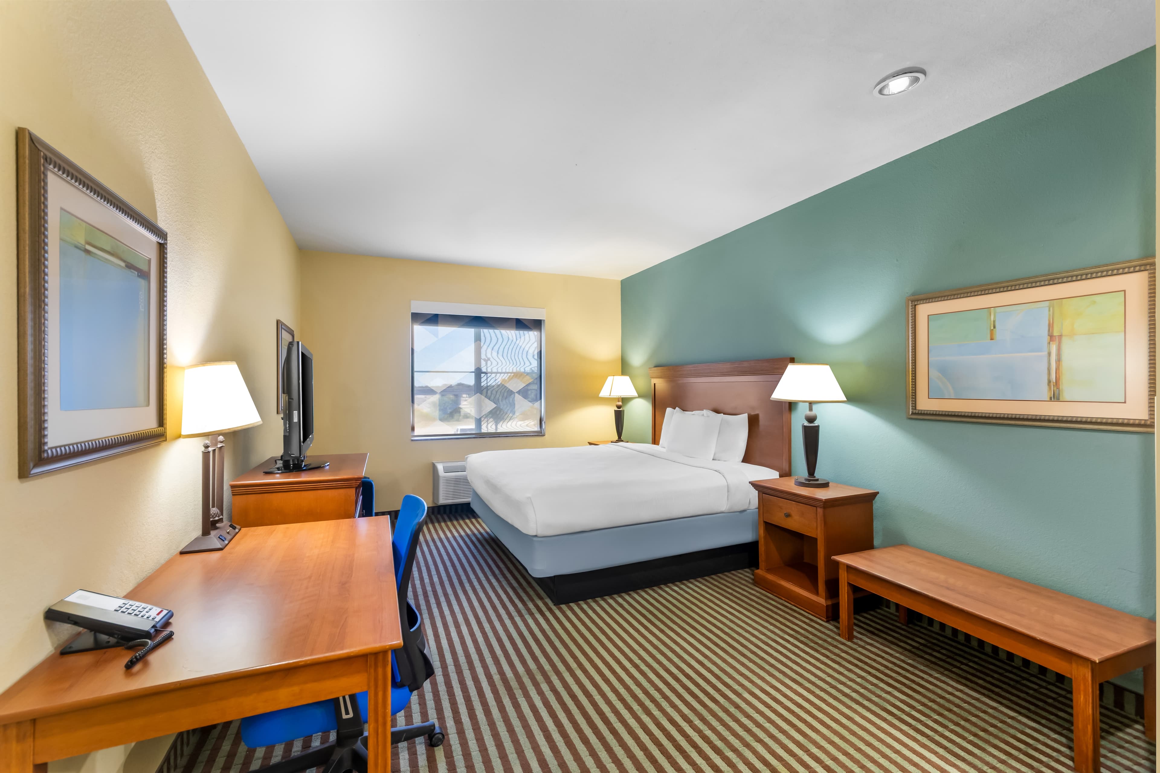 Quality Inn & Suites - Marlin - Image 2
