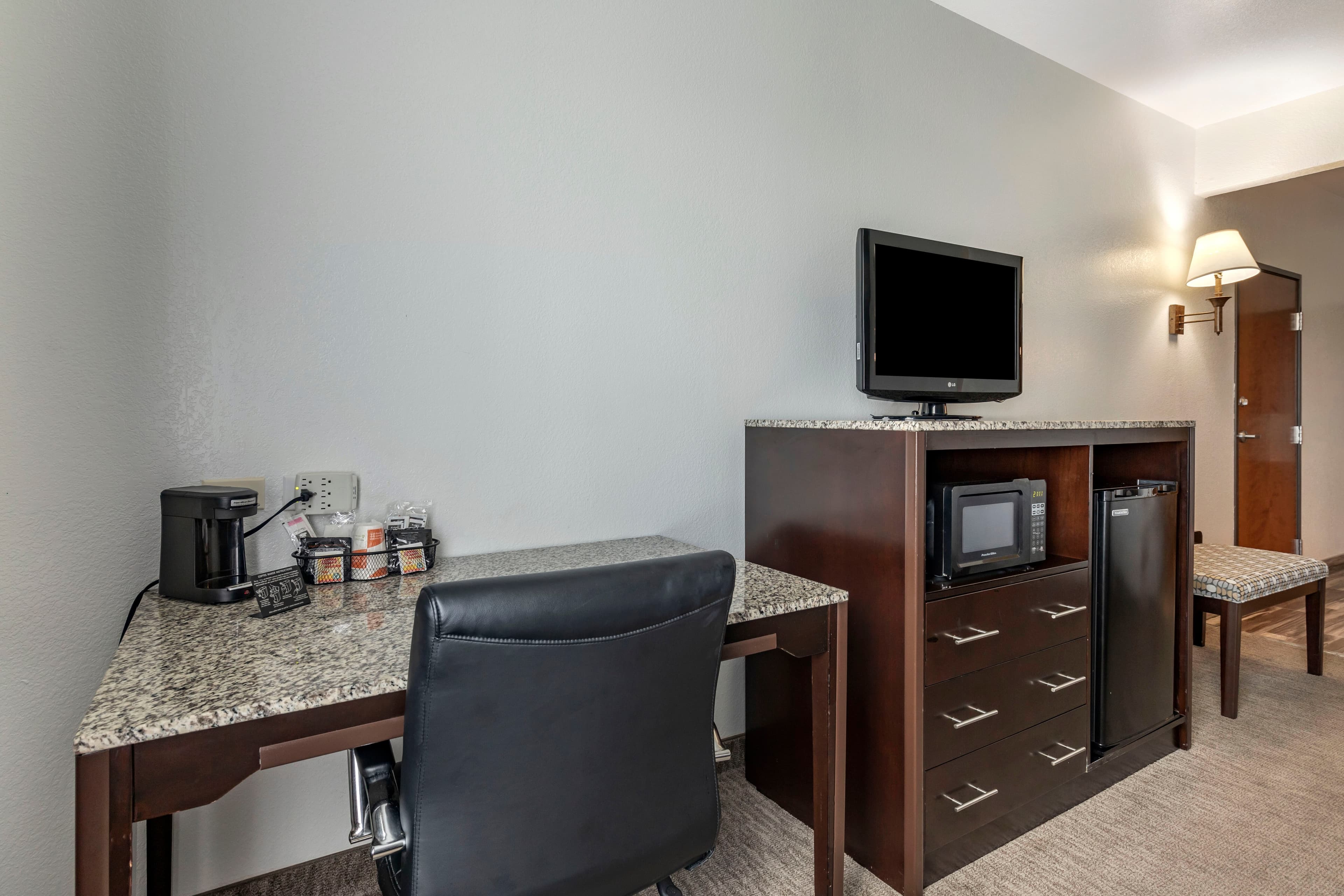 Comfort Inn & Suites Gatesville - Image 3