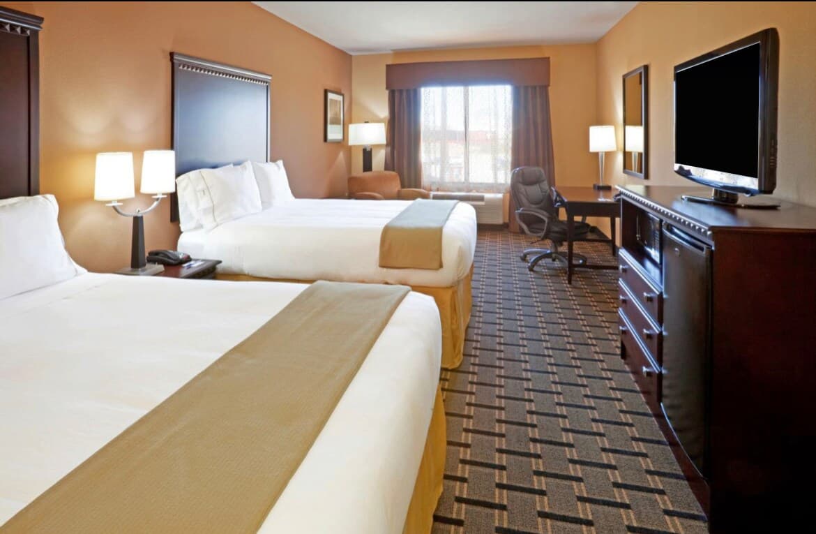 Comfort Inn & Suites Dallas Medical-Market Center — 6