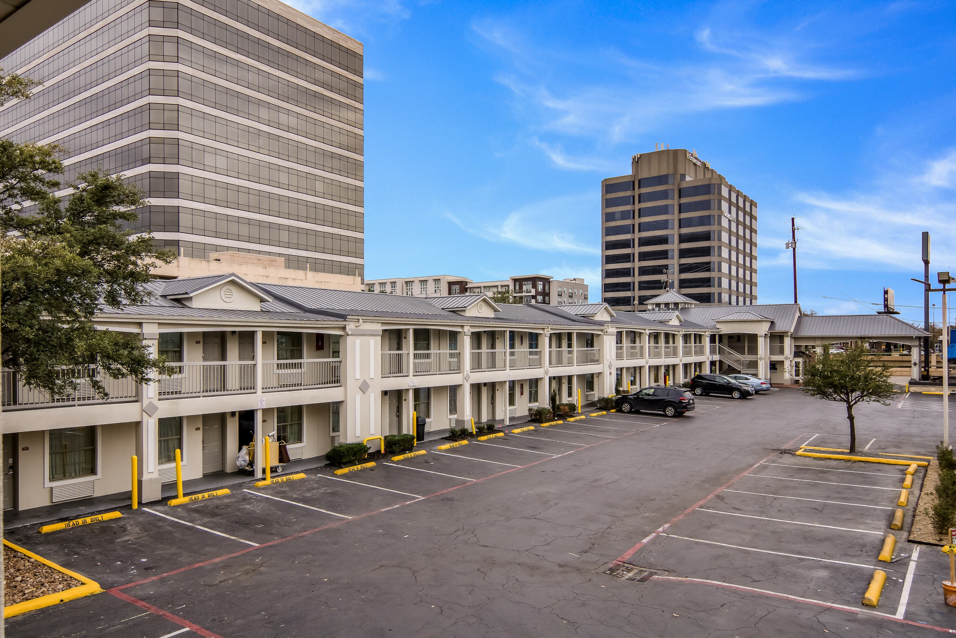 Quality Inn & Suites Dallas-Cityplace - Image 1