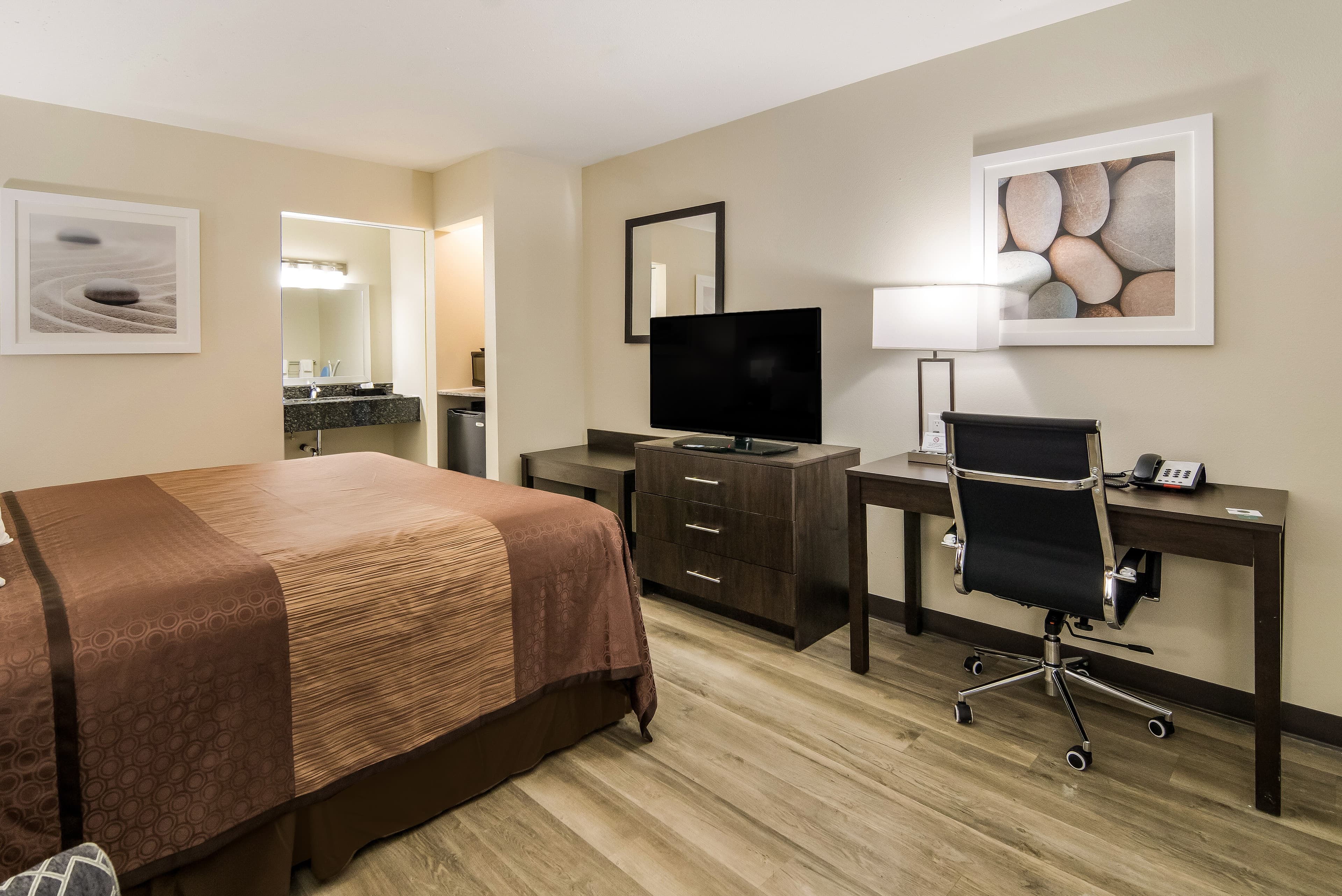 Quality Inn & Suites Dallas-Cityplace — 31