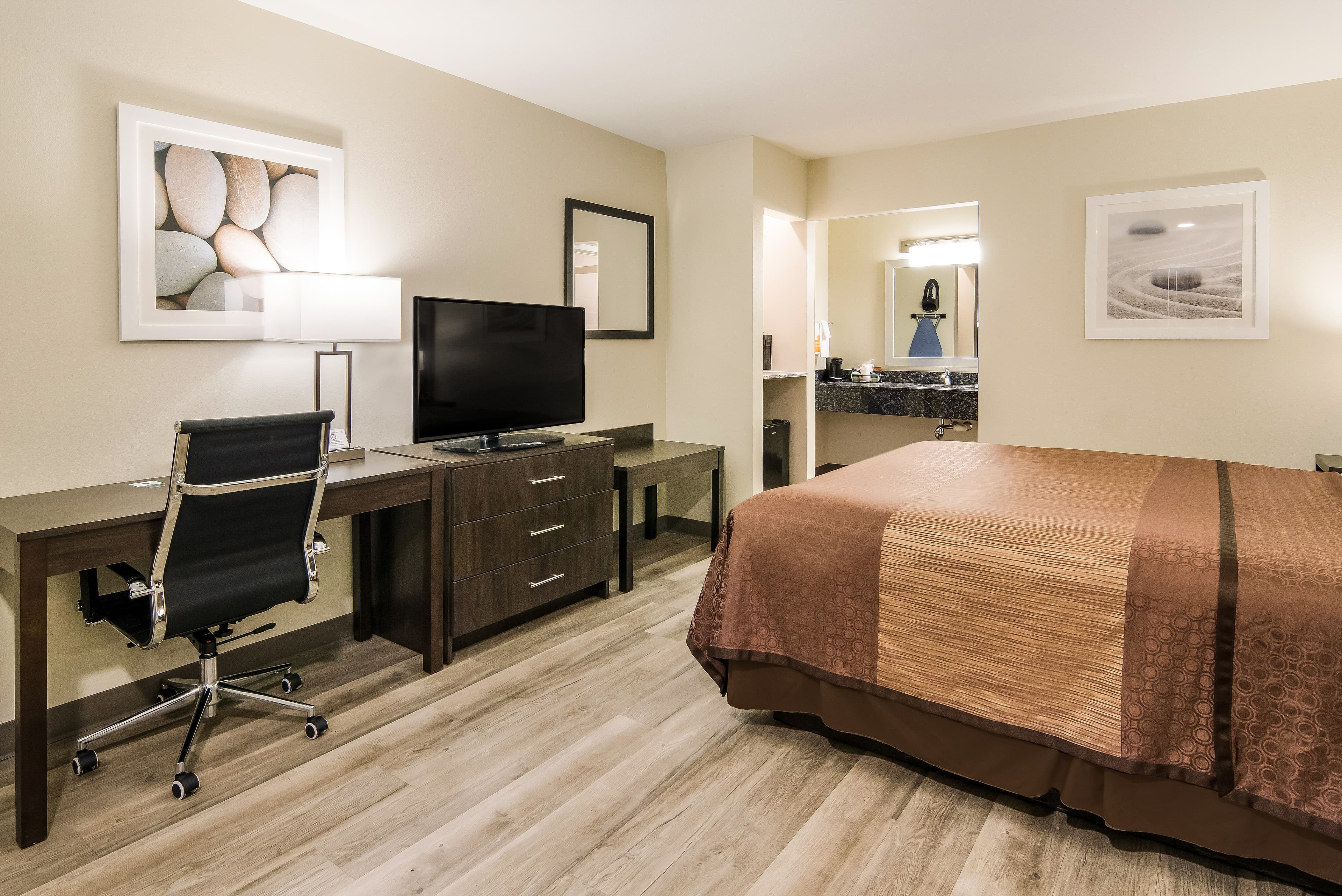 Quality Inn & Suites Dallas-Cityplace — 17