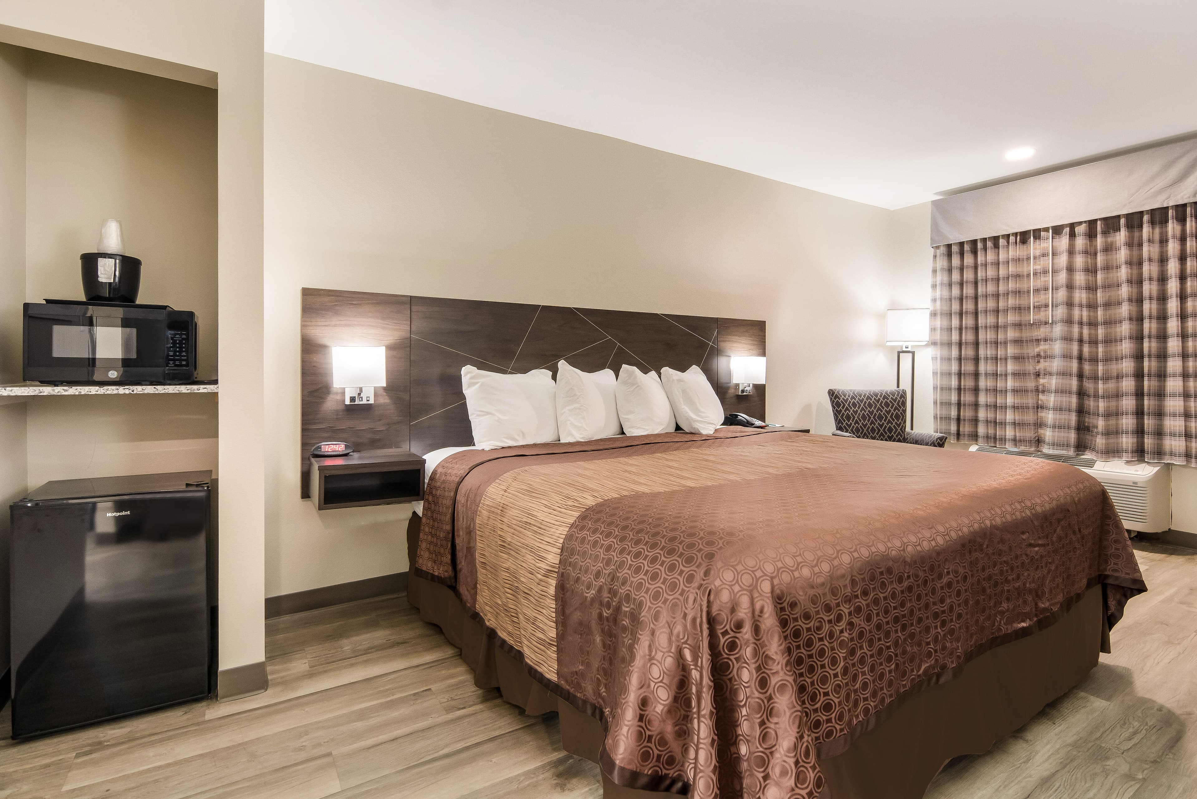 Quality Inn & Suites Dallas-Cityplace - Image 4