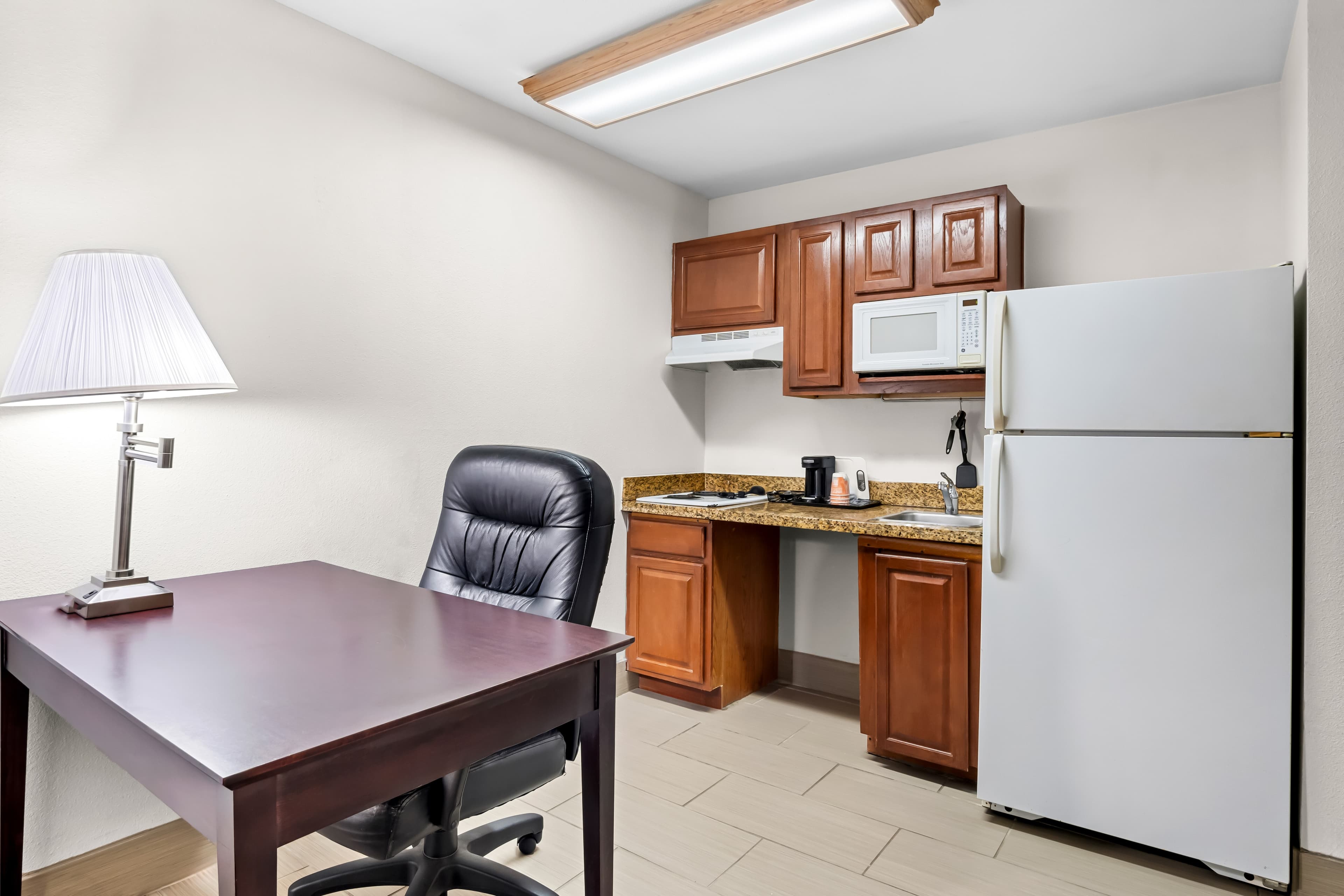 MainStay Suites Addison-Dallas - Image 5